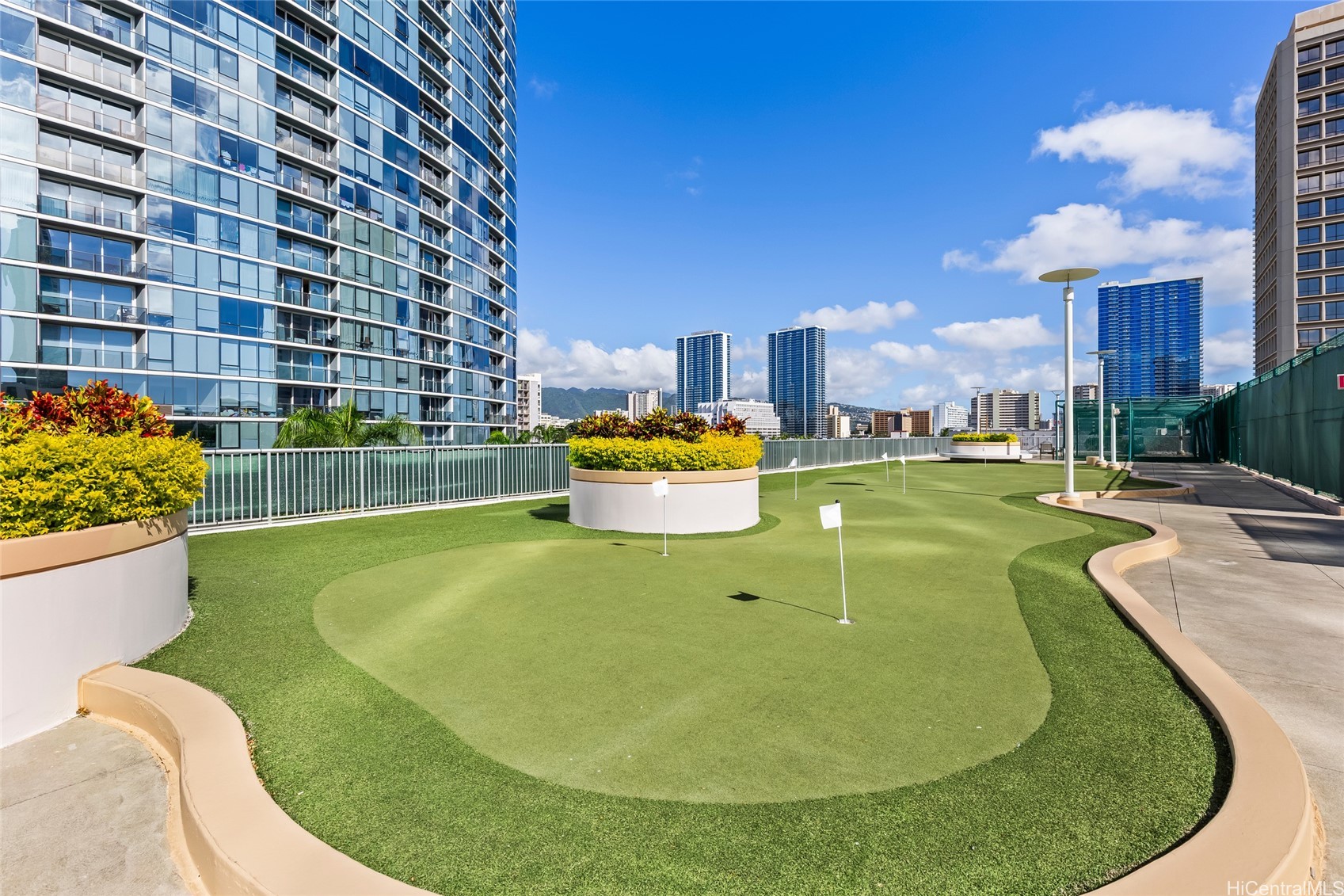 Honolulu, Hawaii, 96814, United States, 2 Bedrooms Bedrooms, ,2 BathroomsBathrooms,Residential,For Sale,2003037