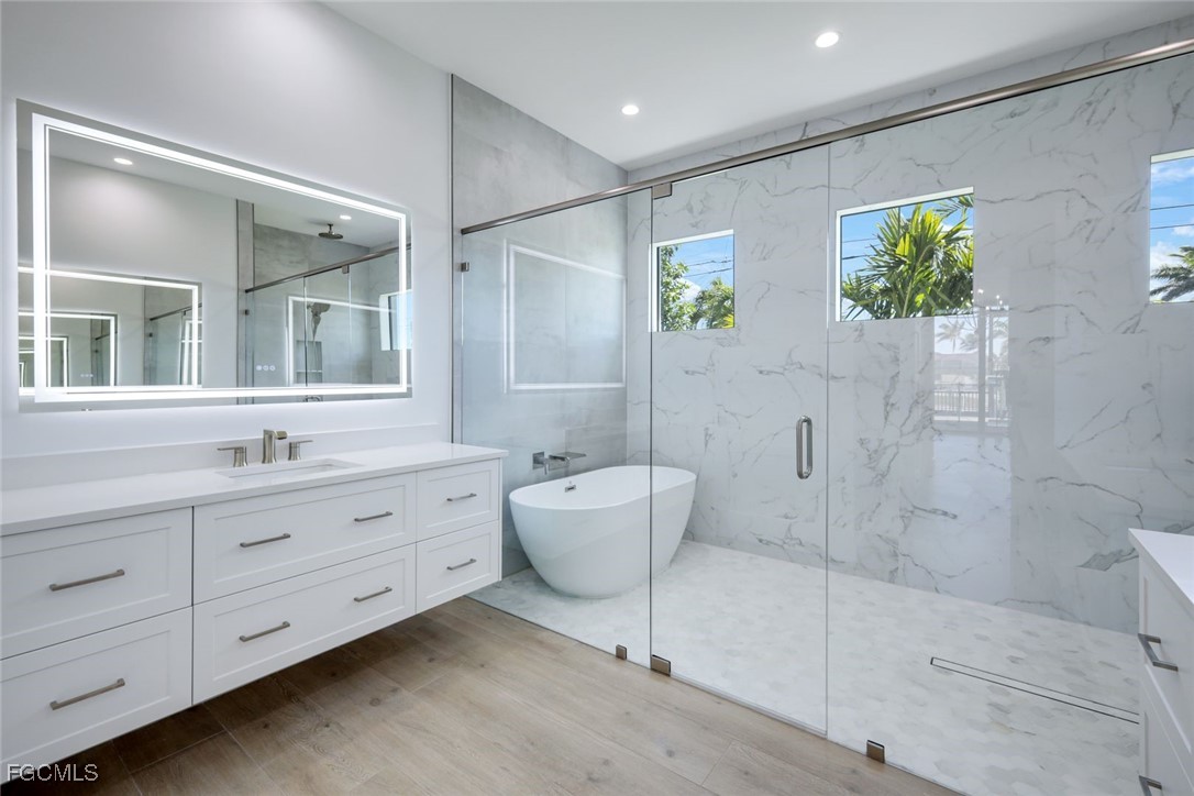 Cape Coral, Florida, 33914, United States, 3 Bedrooms Bedrooms, ,4 BathroomsBathrooms,Residential,For Sale,1976552