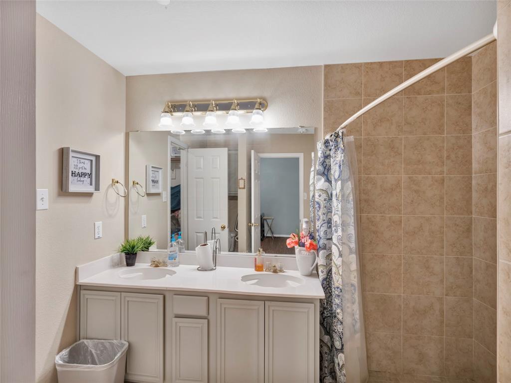 Sachse, Texas, 75048, United States, 5 Bedrooms Bedrooms, ,2 BathroomsBathrooms,Residential,For Sale,1912728