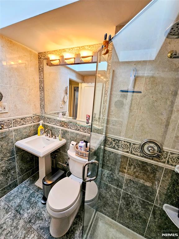 North Arlington, New Jersey, 07071, United States, 3 Bedrooms Bedrooms, ,2 BathroomsBathrooms,Residential,For Sale,1977876