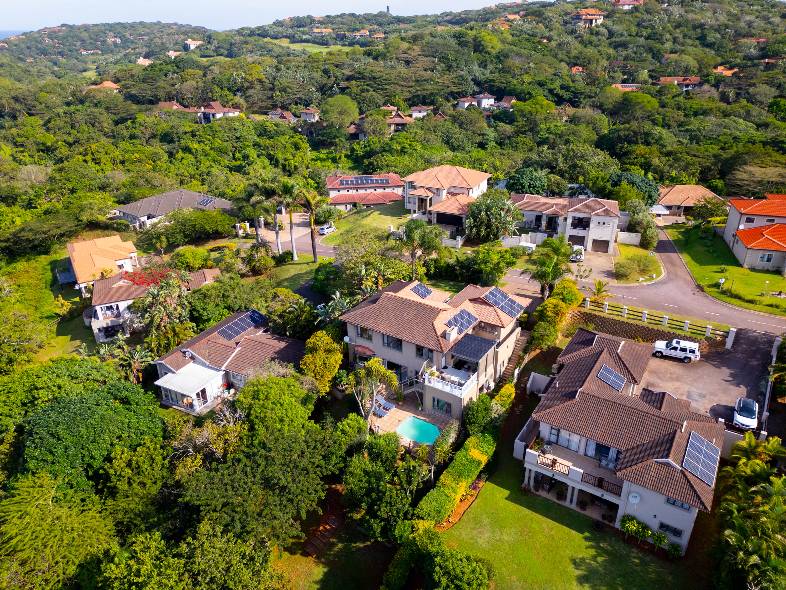  Forest Retreat with Solar Power and Exceptional Outdoor Living in Seaward Estate - 物件實景