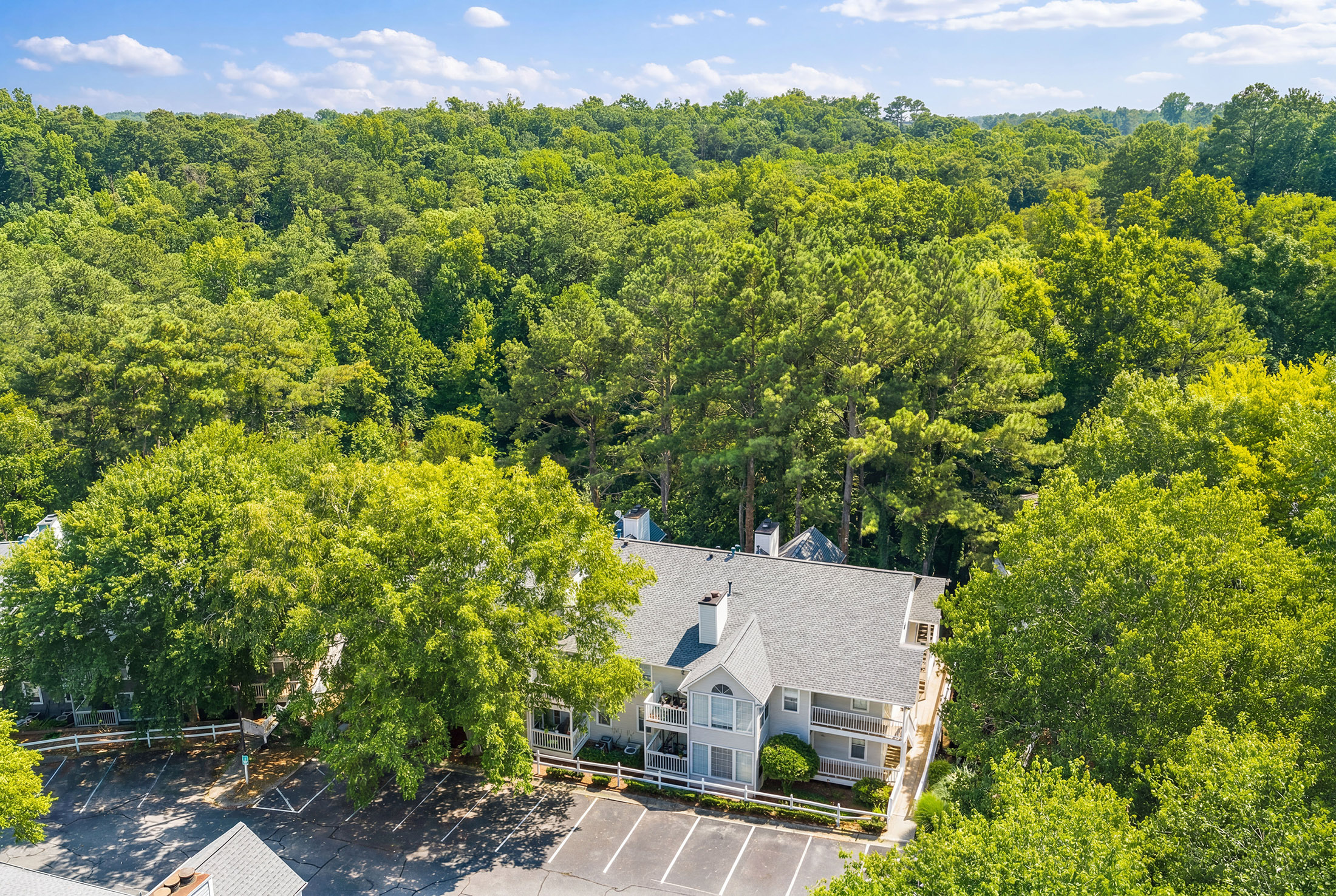  Perfectly Positioned Between the Charm of Downtown Roswell and Sandy Springs - 物件實景