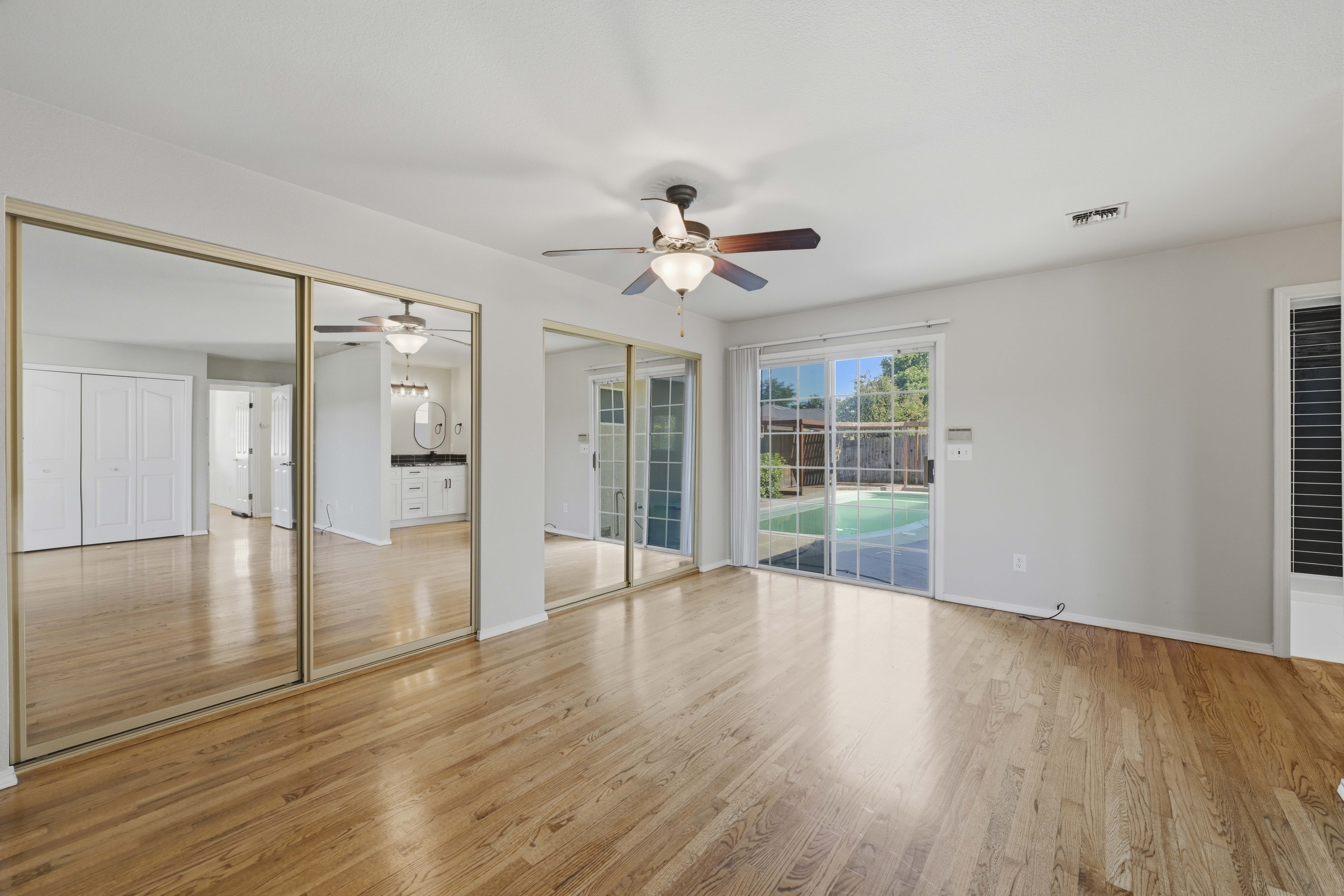  Updated Ranch Home on Spacious Corner Lot - 物件實景