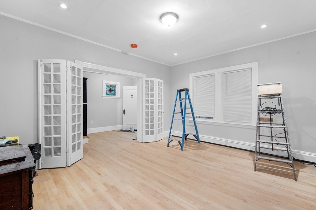 Taunton, Massachusetts, 02780, United States, 4 Bedrooms Bedrooms, ,3 BathroomsBathrooms,Residential,For Sale,1888080
