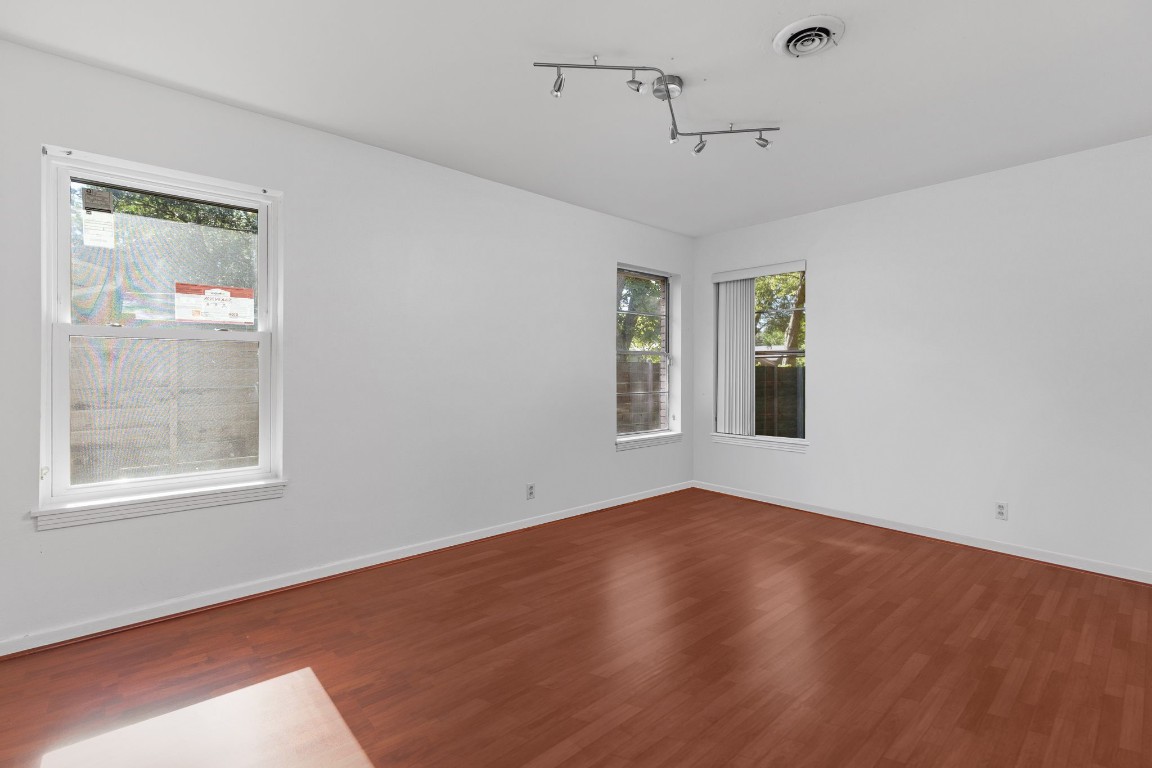 Austin, Texas, 78757, United States, 3 Bedrooms Bedrooms, ,2 BathroomsBathrooms,Residential,For Sale,1956821