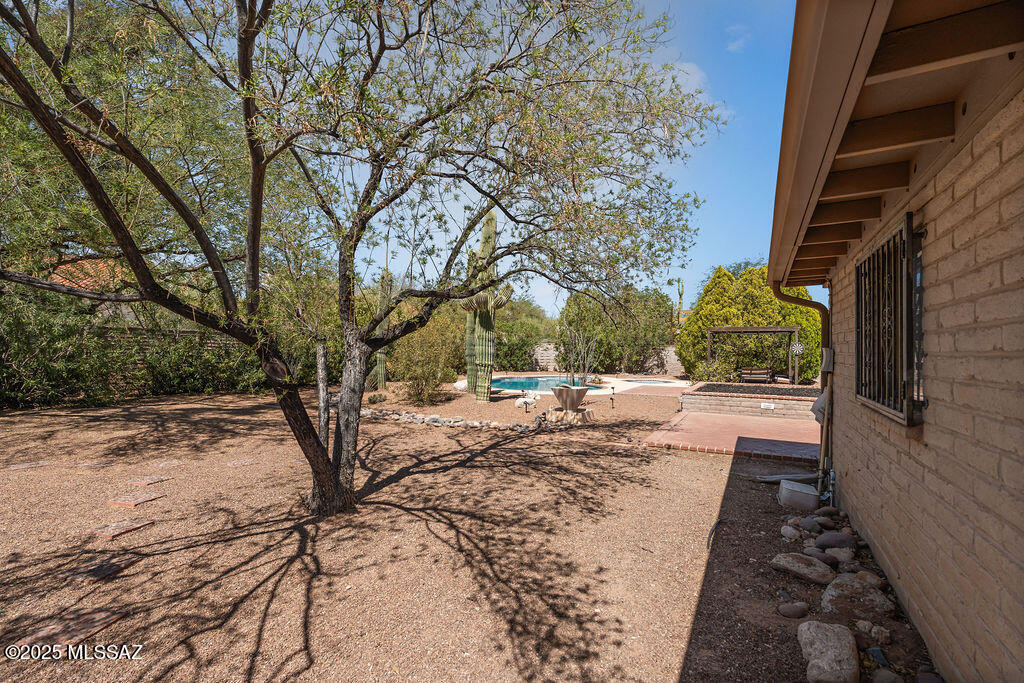 Tucson, Arizona, 85750, United States, 4 Bedrooms Bedrooms, ,3 BathroomsBathrooms,Residential,For Sale,1818132
