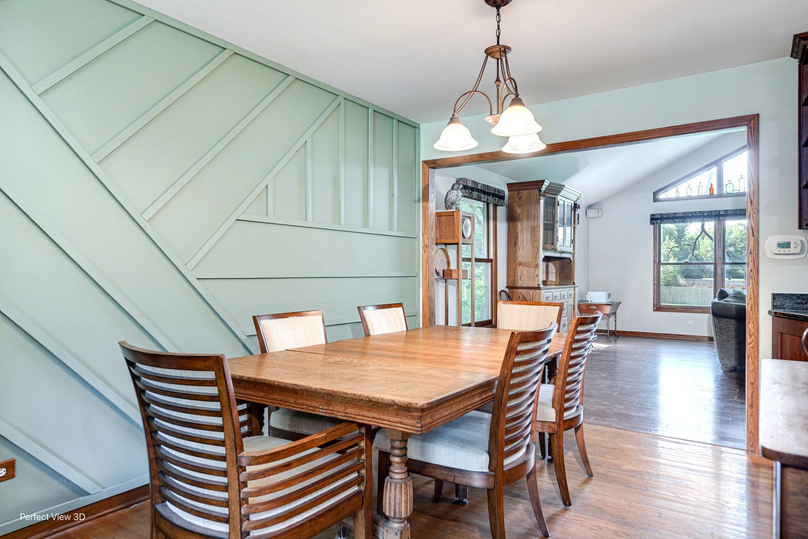 Libertyville, Illinois, 60048, United States, 3 Bedrooms Bedrooms, ,2 BathroomsBathrooms,Residential,For Sale,1899711