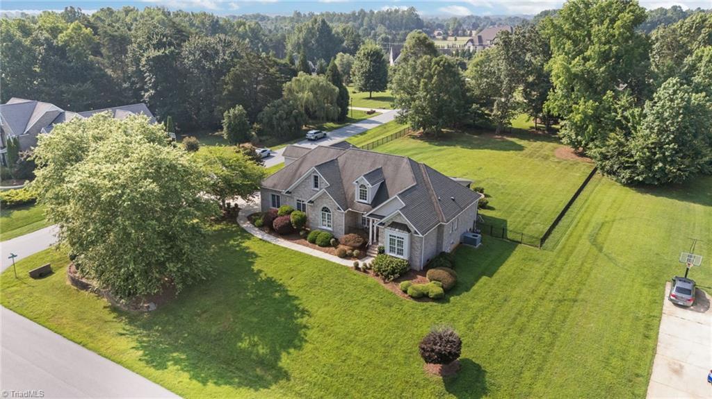 Kernersville, North Carolina, 27284, United States, 4 Bedrooms Bedrooms, ,3 BathroomsBathrooms,Residential,For Sale,1890239