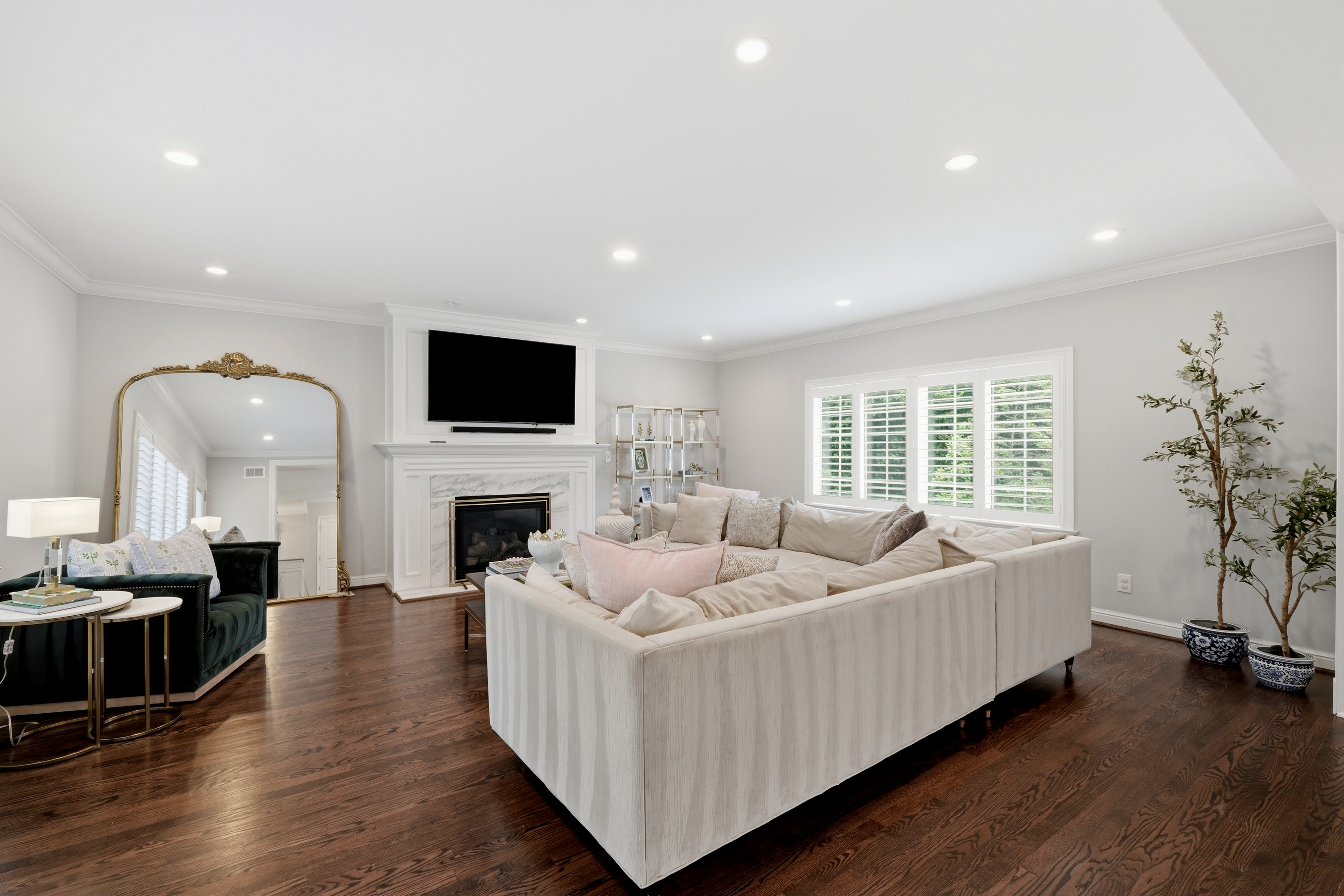 Discover Your Dream Home in Warson Woods: Elegantly Enhanced Living - 物件實景