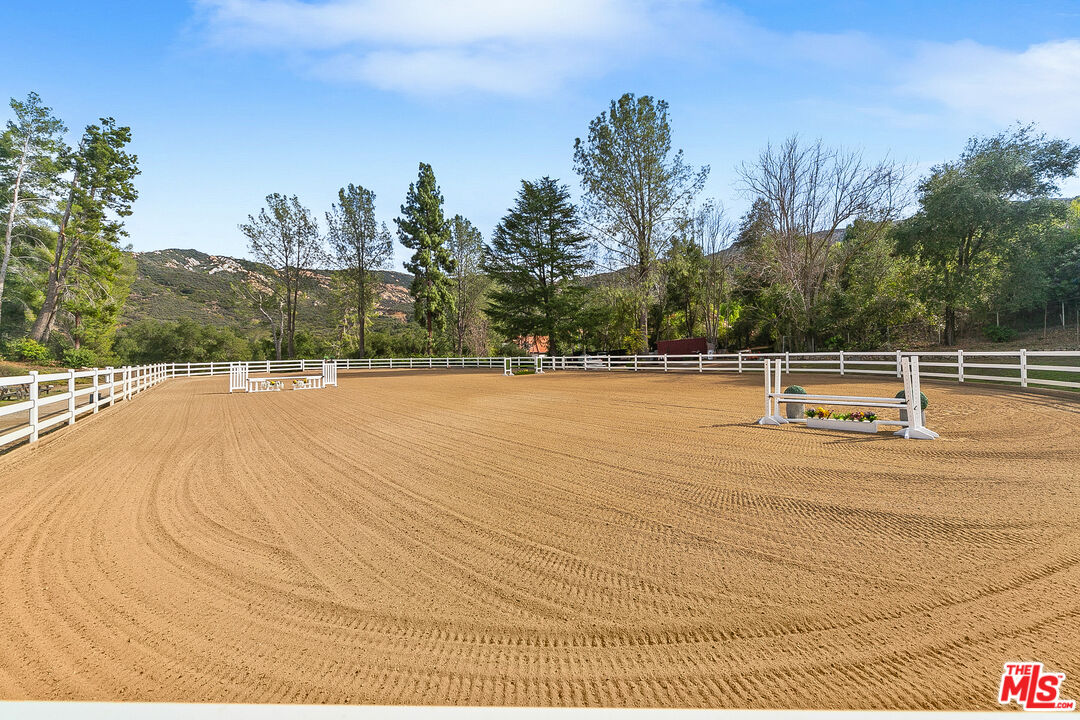 Calabasas, California, 91302, United States, 3 Bedrooms Bedrooms, ,2 BathroomsBathrooms,Residential,For Sale,1723181
