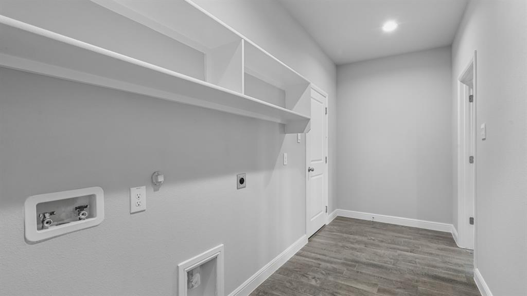 Mansfield, Texas, 76063, United States, 5 Bedrooms Bedrooms, ,3 BathroomsBathrooms,Residential,For Sale,1937196