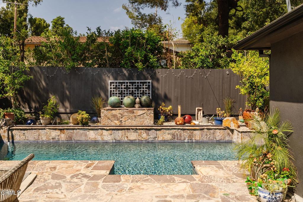 La Canada Flintridge, California, 91011, United States, 4 Bedrooms Bedrooms, ,3 BathroomsBathrooms,Residential,For Sale,1885342