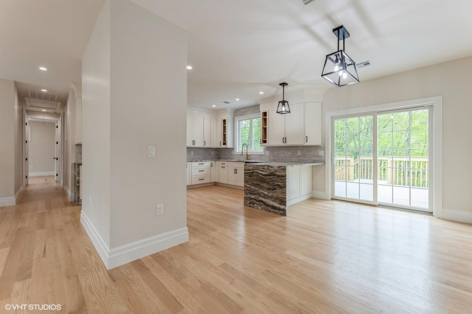Valley Cottage, New York, 10989, United States, 4 Bedrooms Bedrooms, ,3 BathroomsBathrooms,Residential,For Sale,1823419