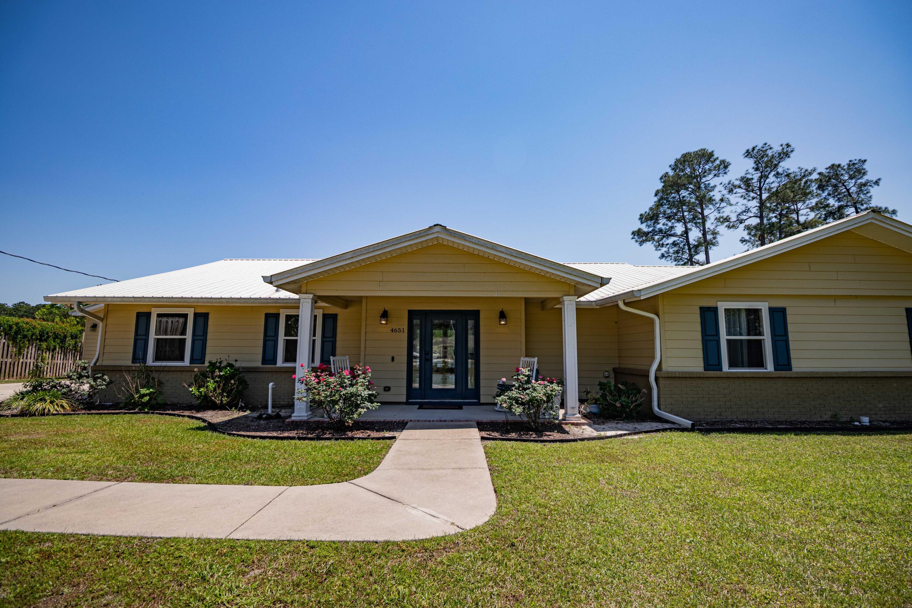 Crestview, Florida, 32539, United States, 3 Bedrooms Bedrooms, ,2 BathroomsBathrooms,Residential,For Sale,1879001