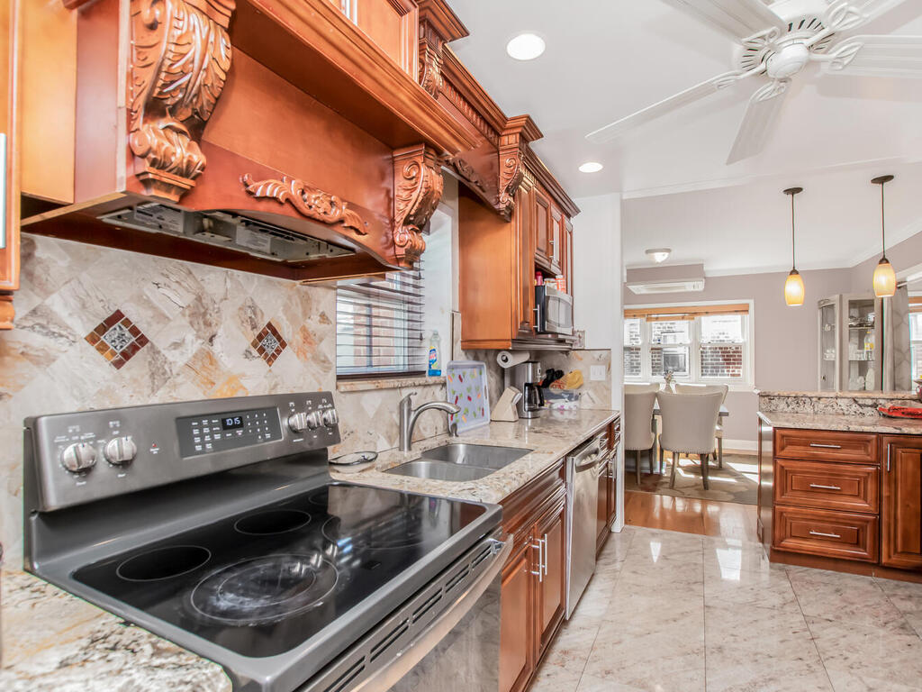 Yonkers, New York, 10704, United States, 4 Bedrooms Bedrooms, ,4 BathroomsBathrooms,Residential,For Sale,1977850