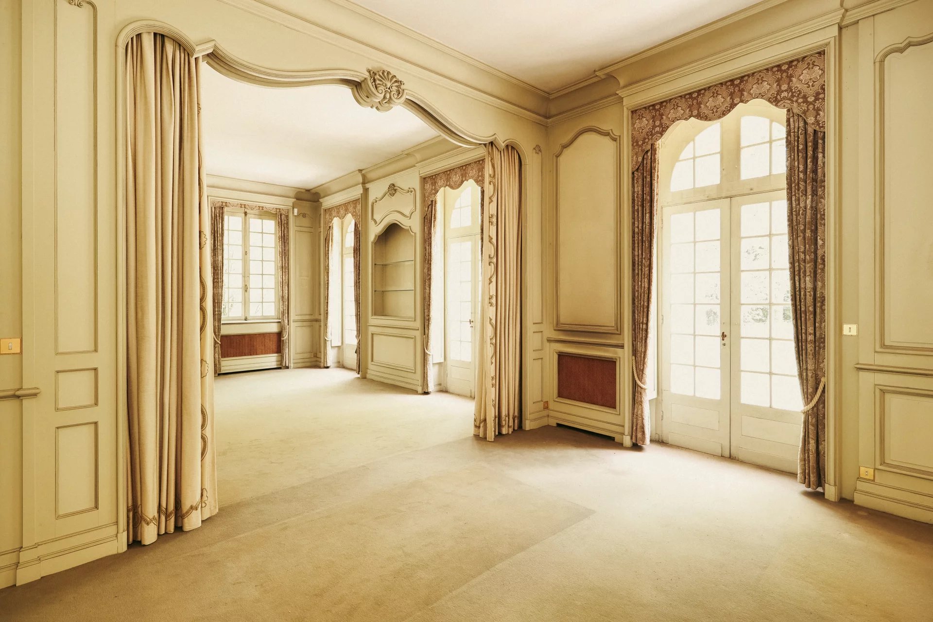 Le Bouscat, New Aquitaine, 33110, FR, 10 Bedrooms Bedrooms, ,Residential,For Sale,1401251