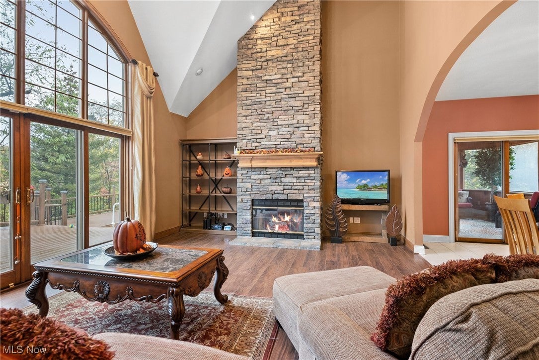 Chardon, Ohio, 44024, United States, 4 Bedrooms Bedrooms, ,5 BathroomsBathrooms,Residential,For Sale,1985731