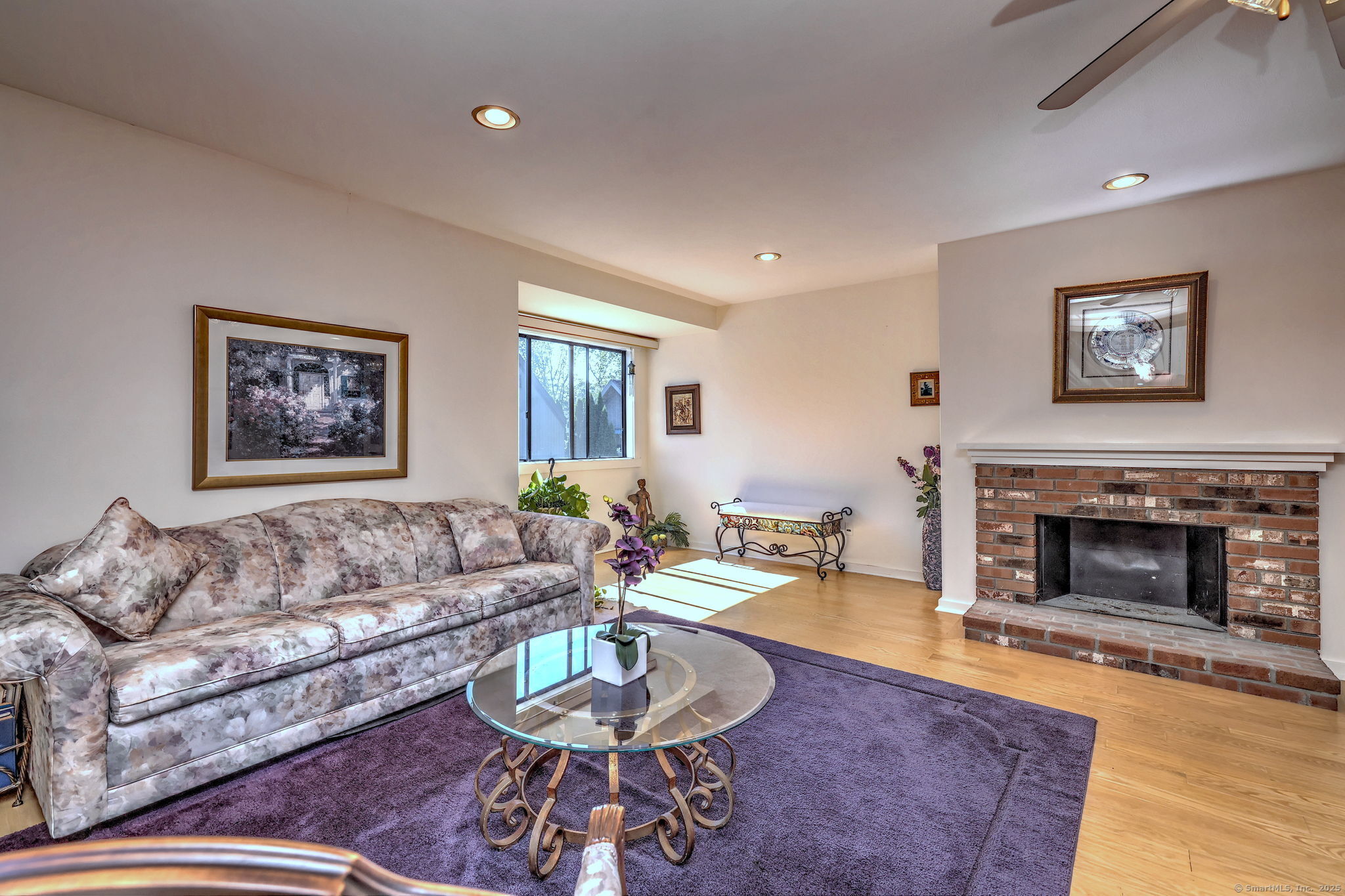 Stratford, Connecticut, 06614, United States, 1 Bedroom Bedrooms, ,3 BathroomsBathrooms,Residential,For Sale,1954891
