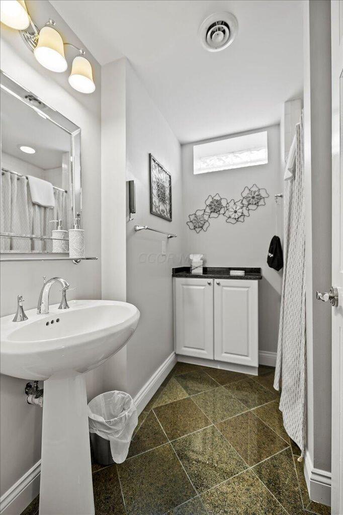 Columbus, Ohio, 43206, United States, 3 Bedrooms Bedrooms, ,4 BathroomsBathrooms,Residential,For Sale,1979603