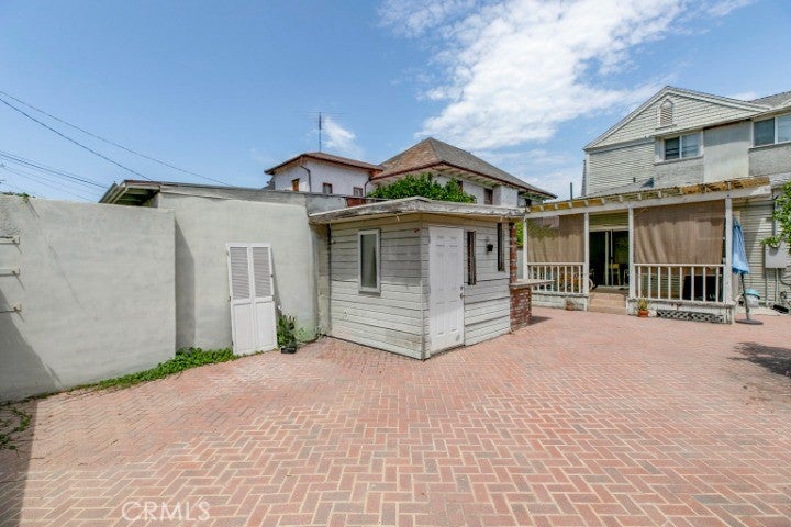 Los Angeles, California, 90006, United States, 5 Bedrooms Bedrooms, ,2 BathroomsBathrooms,Residential,For Sale,1940341