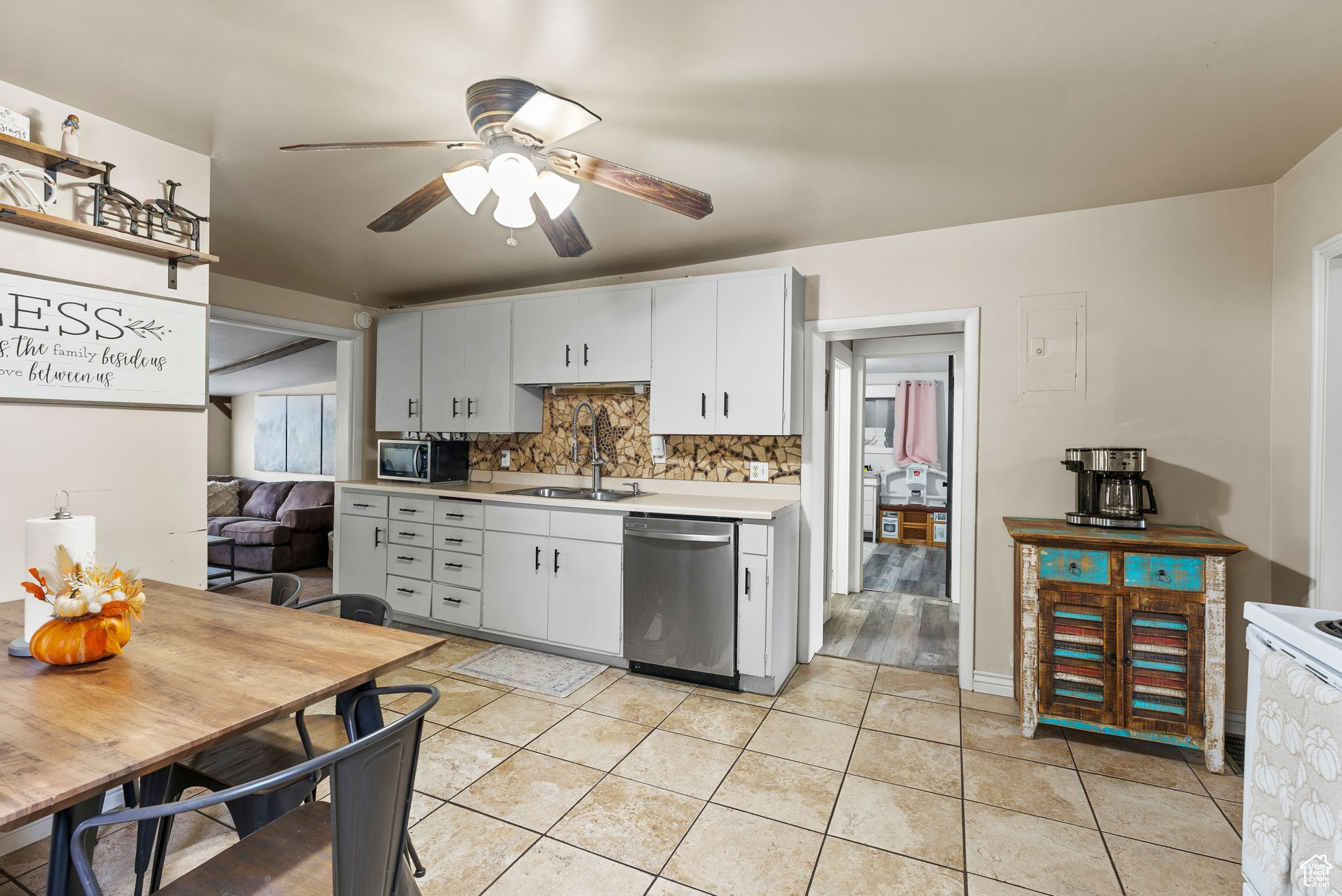 Heber City, Utah, 84032, United States, 3 Bedrooms Bedrooms, ,1 BathroomBathrooms,Residential,For Sale,1989702