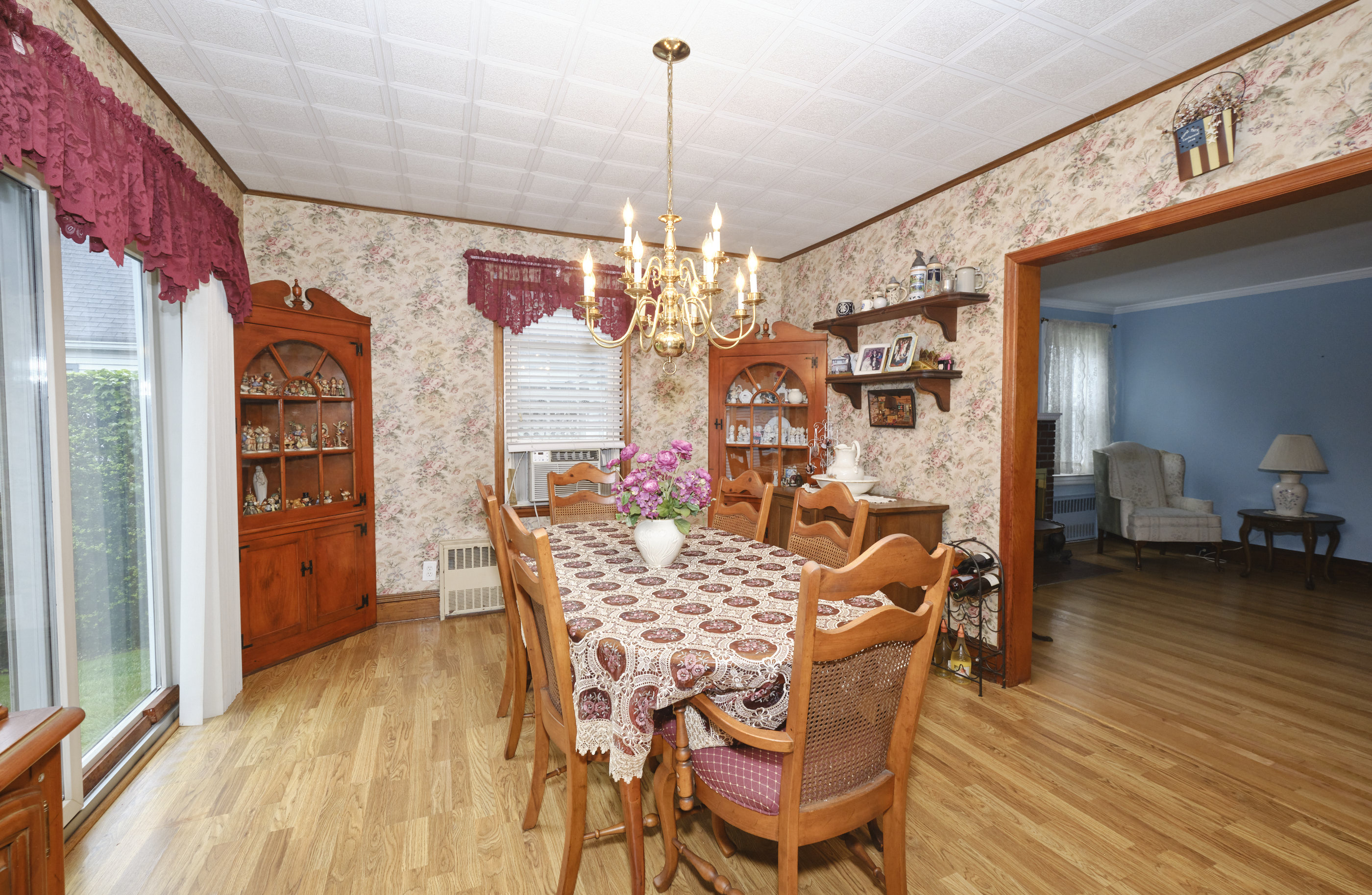 Floral Park, New York, 11001, United States, 3 Bedrooms Bedrooms, ,2 BathroomsBathrooms,Residential,For Sale,1974847