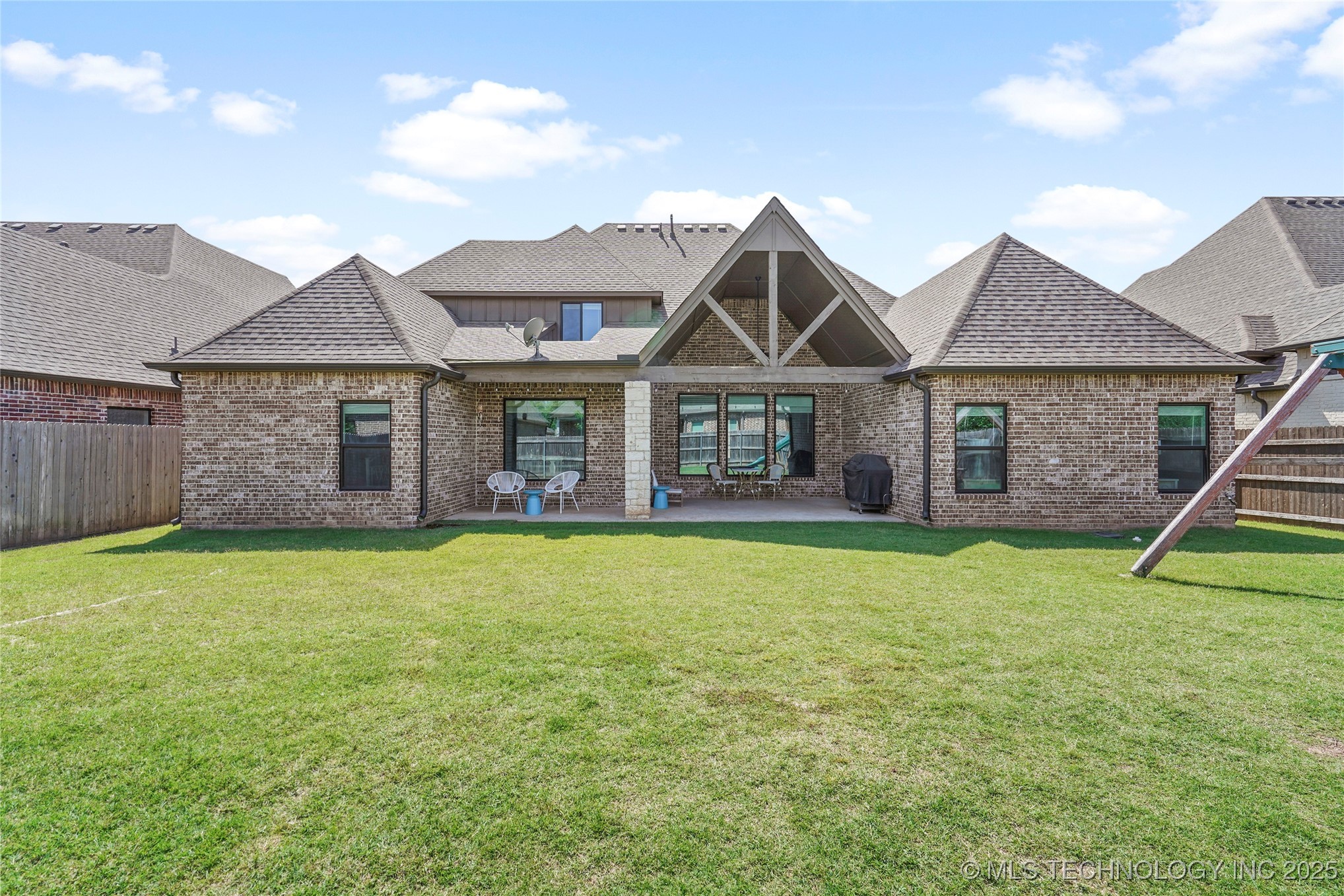 Bixby, Oklahoma, 74008, United States, 5 Bedrooms Bedrooms, ,4 BathroomsBathrooms,Residential,For Sale,1817544