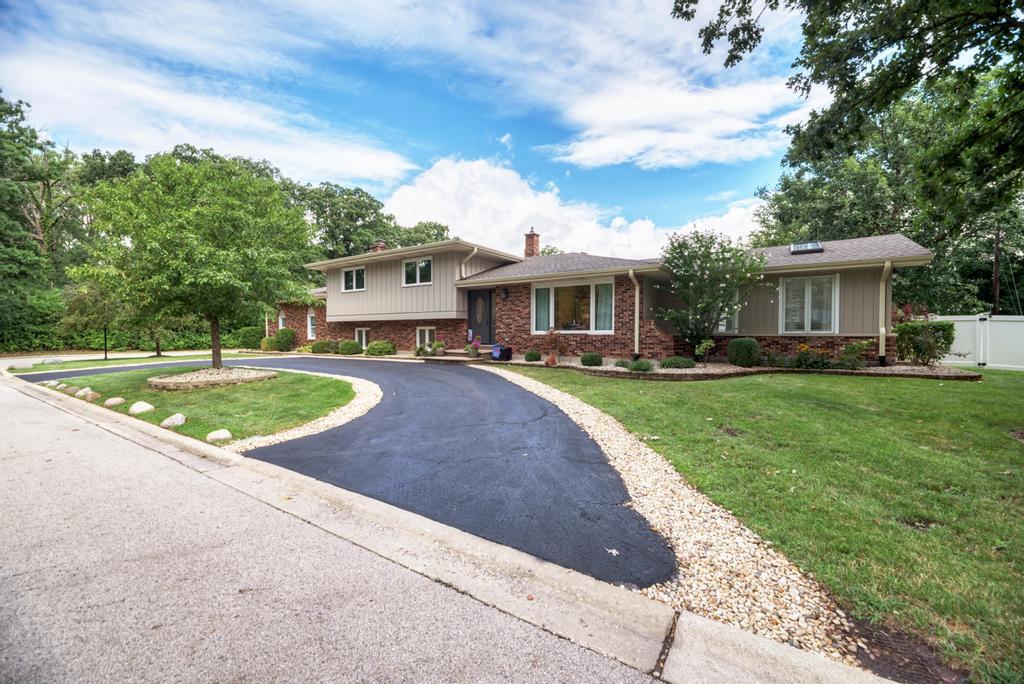 Wood Dale, Illinois, 60191, United States, 4 Bedrooms Bedrooms, ,3 BathroomsBathrooms,Residential,For Sale,1944958