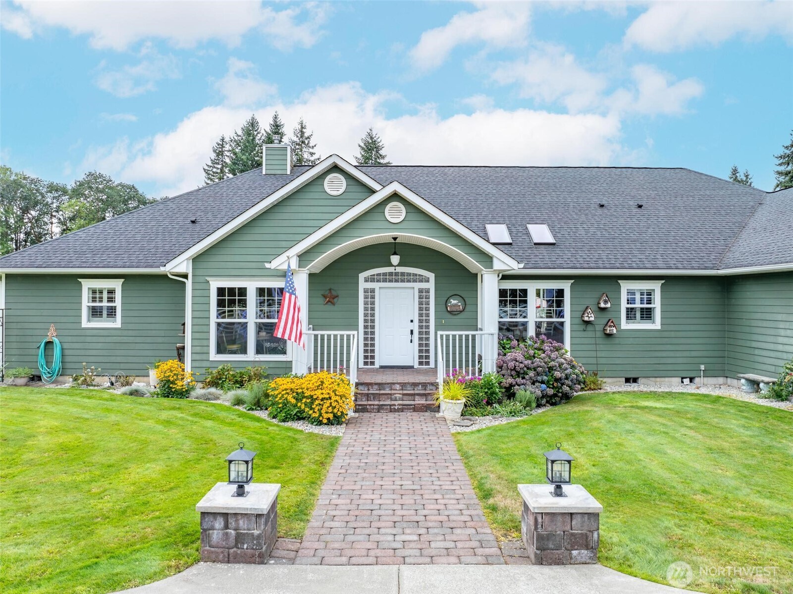 Centralia, Washington, 98531, United States, 3 Bedrooms Bedrooms, ,3 BathroomsBathrooms,Residential,For Sale,1983563