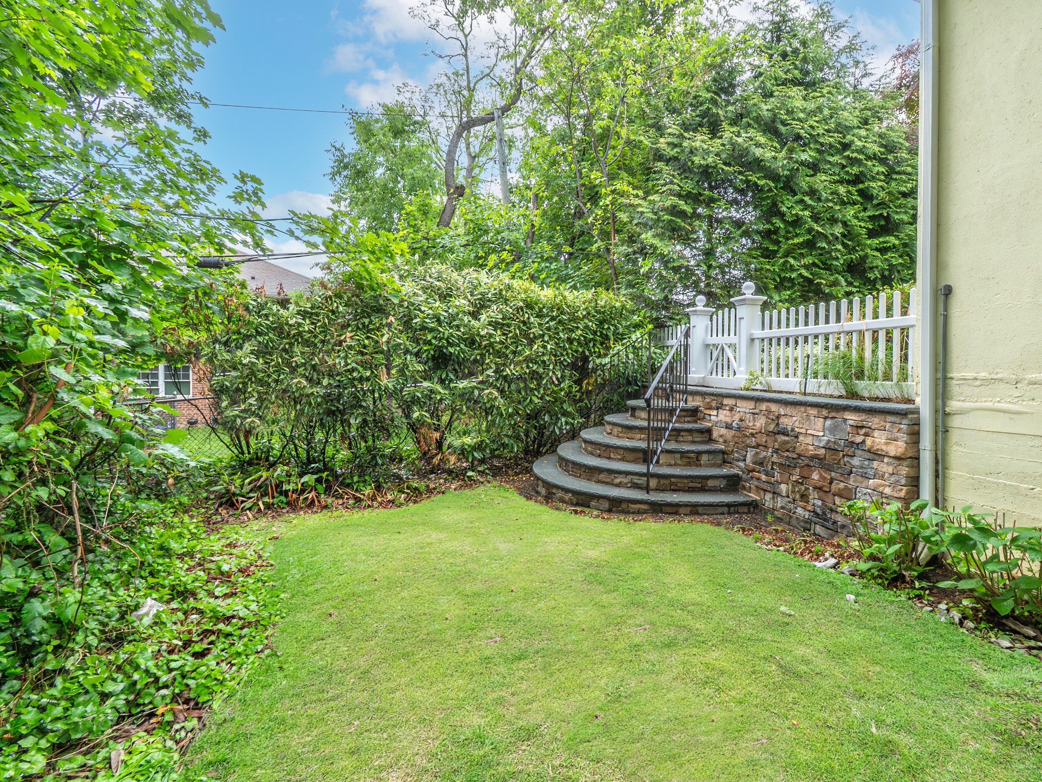  28 Monroe Street, Port Washington, NY, 11050 - 物件實景