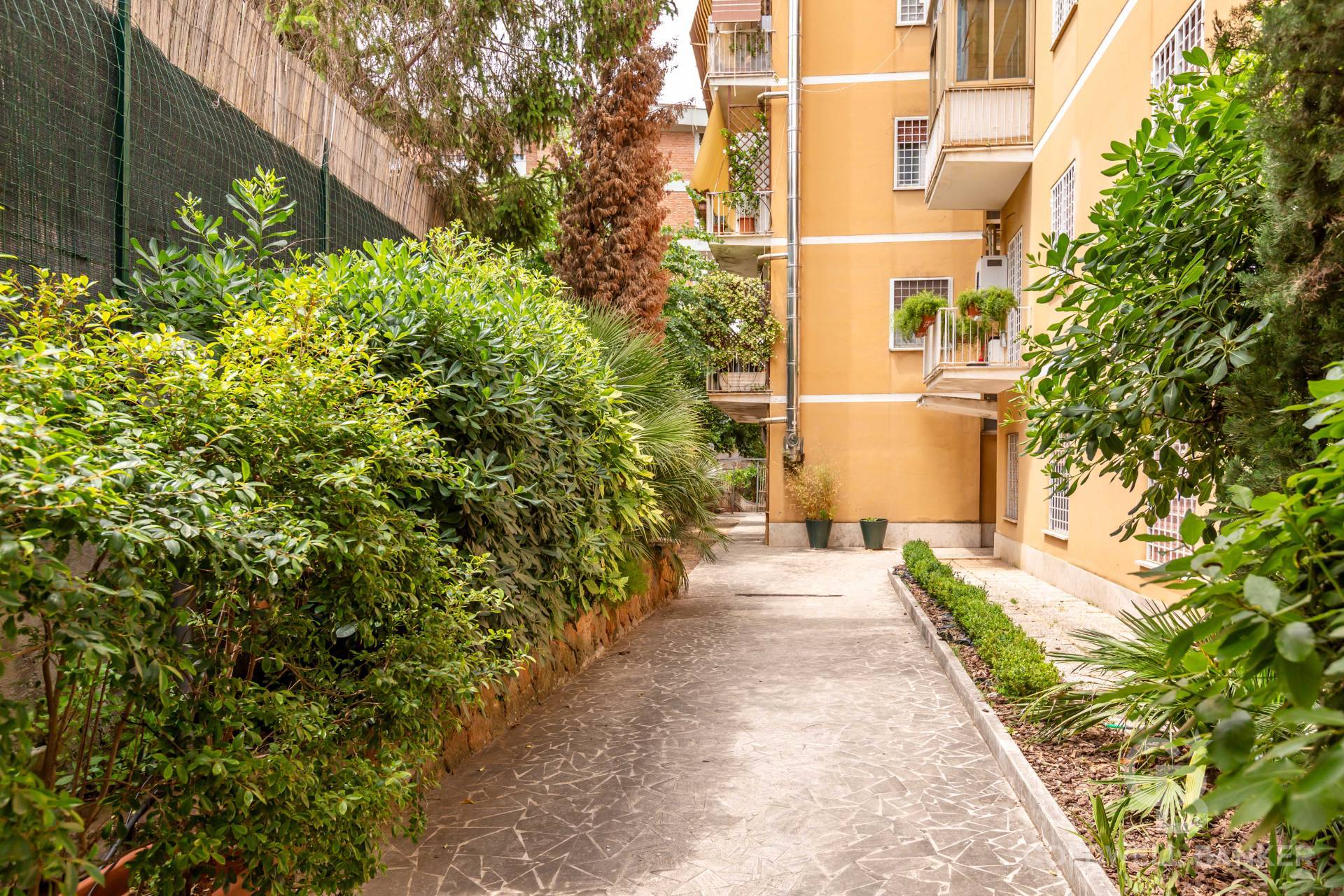 Roma, Roma, 00100, IT, 3 Bedrooms Bedrooms, ,3 BathroomsBathrooms,Residential,For Sale,1932847