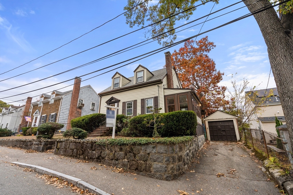 Milton, Massachusetts, 02186, United States, 3 Bedrooms Bedrooms, ,2 BathroomsBathrooms,Residential,For Sale,1973093