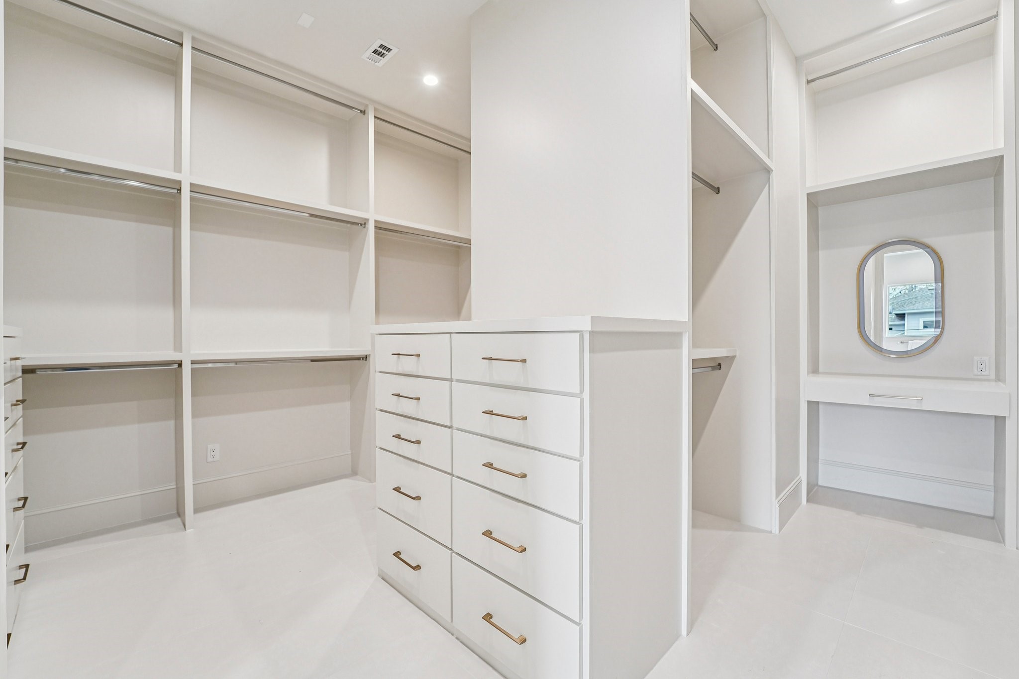  1306 Curtin Street - 物件實景