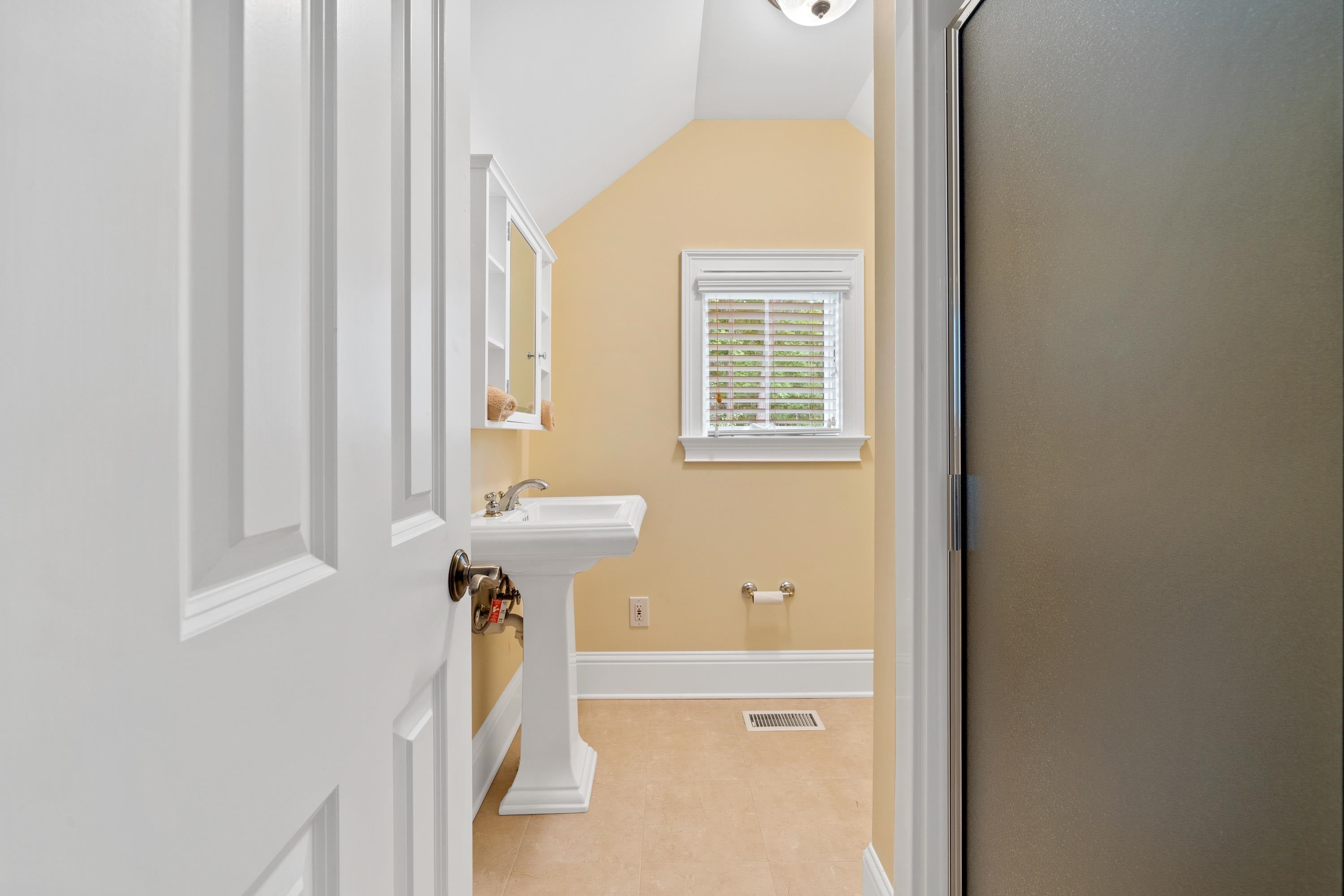 Greensboro, Georgia, 30642, United States, 7 Bedrooms Bedrooms, ,8 BathroomsBathrooms,Residential,For Sale,1984932