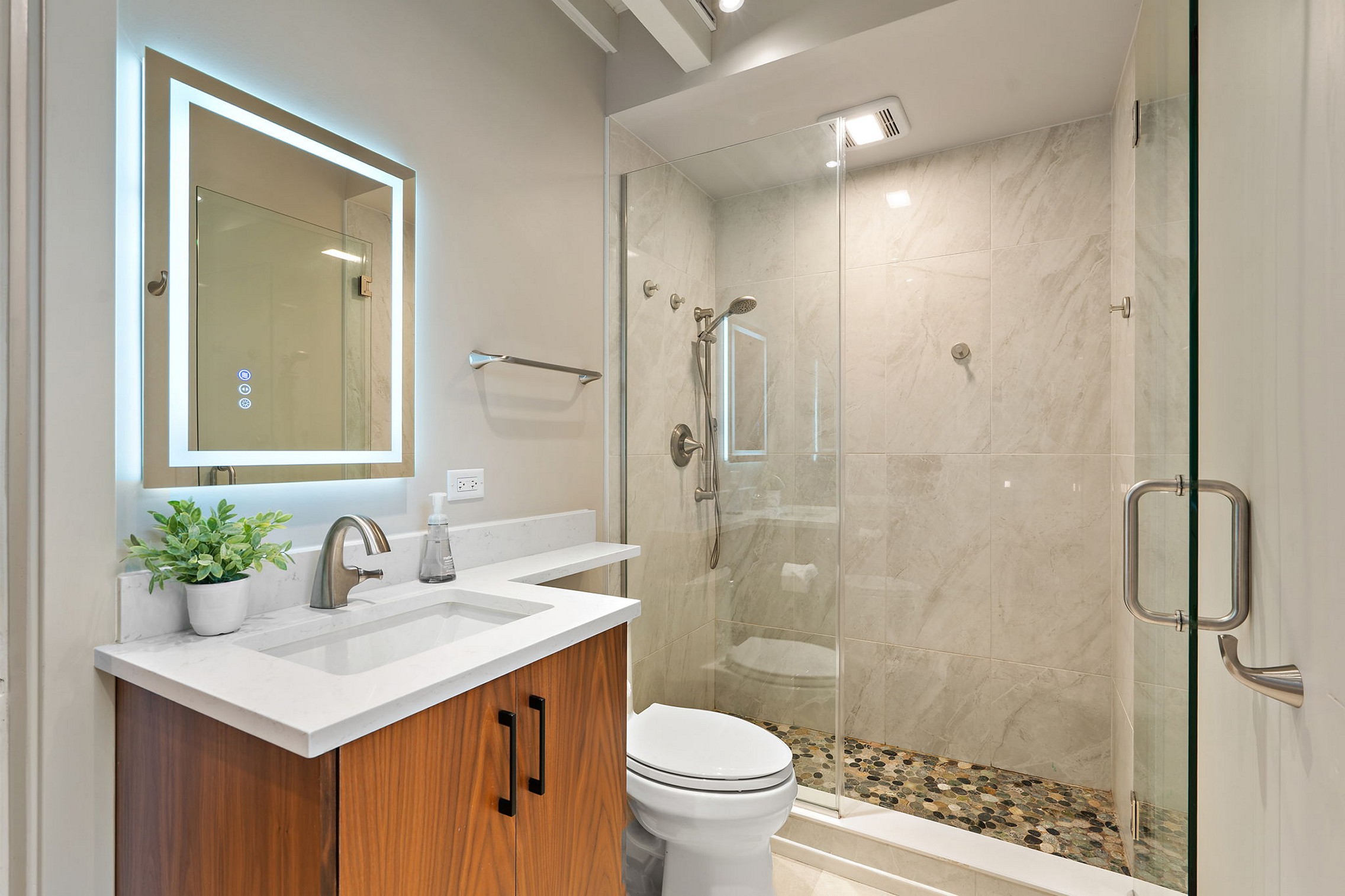  Transformed Ranch on Lake Michigan Shoreline - 物件實景