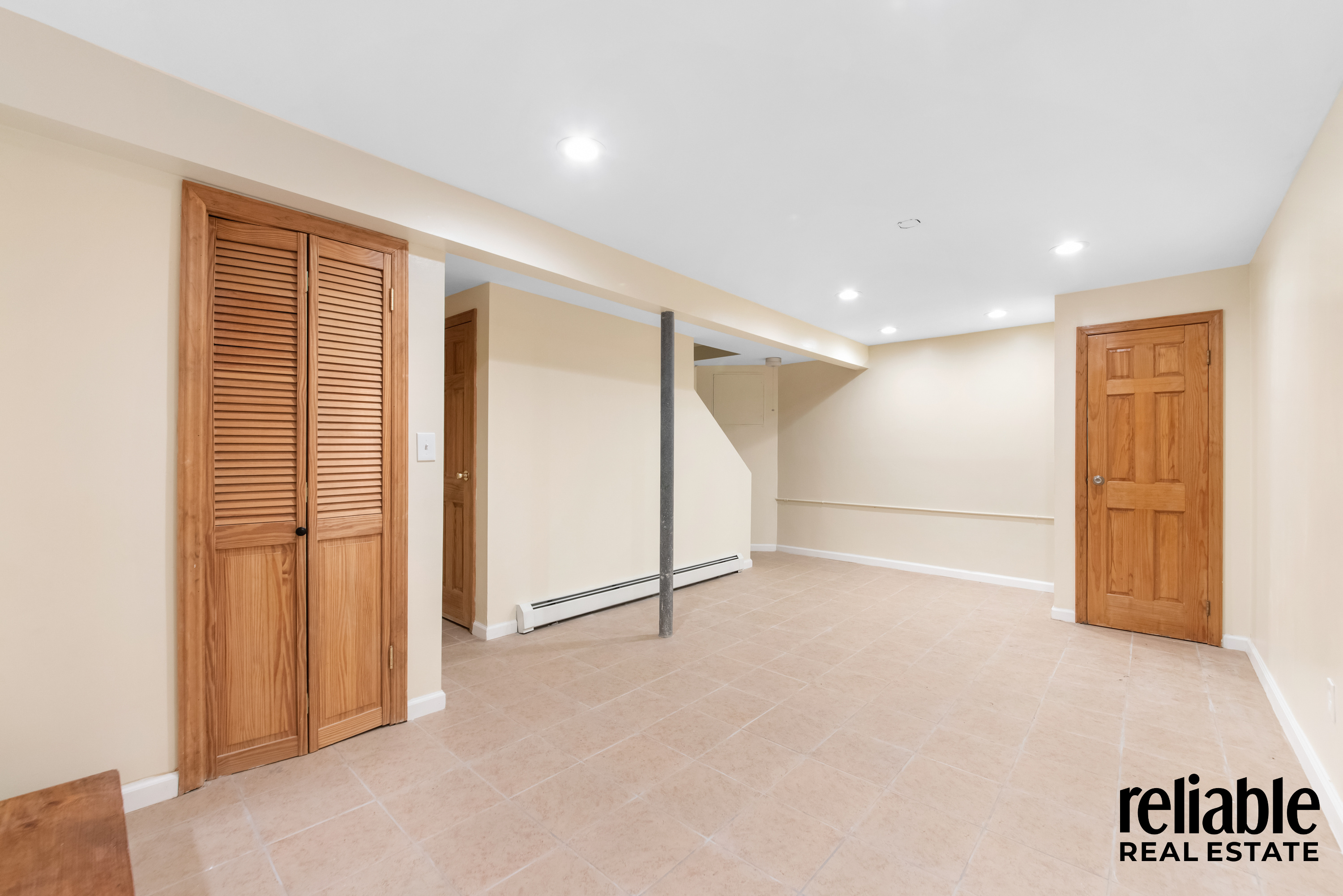 Bayside, New York, 11361, United States, 3 Bedrooms Bedrooms, ,3 BathroomsBathrooms,Residential,For Sale,1941734