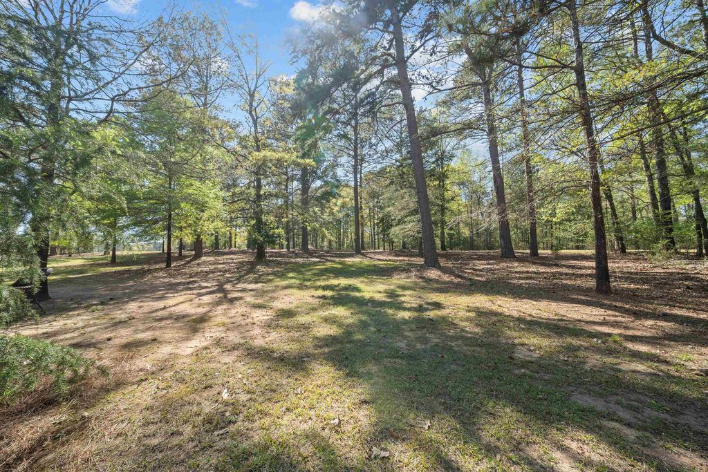 Eatonton, Georgia, 31024, United States, 3 Bedrooms Bedrooms, ,4 BathroomsBathrooms,Residential,For Sale,1885439