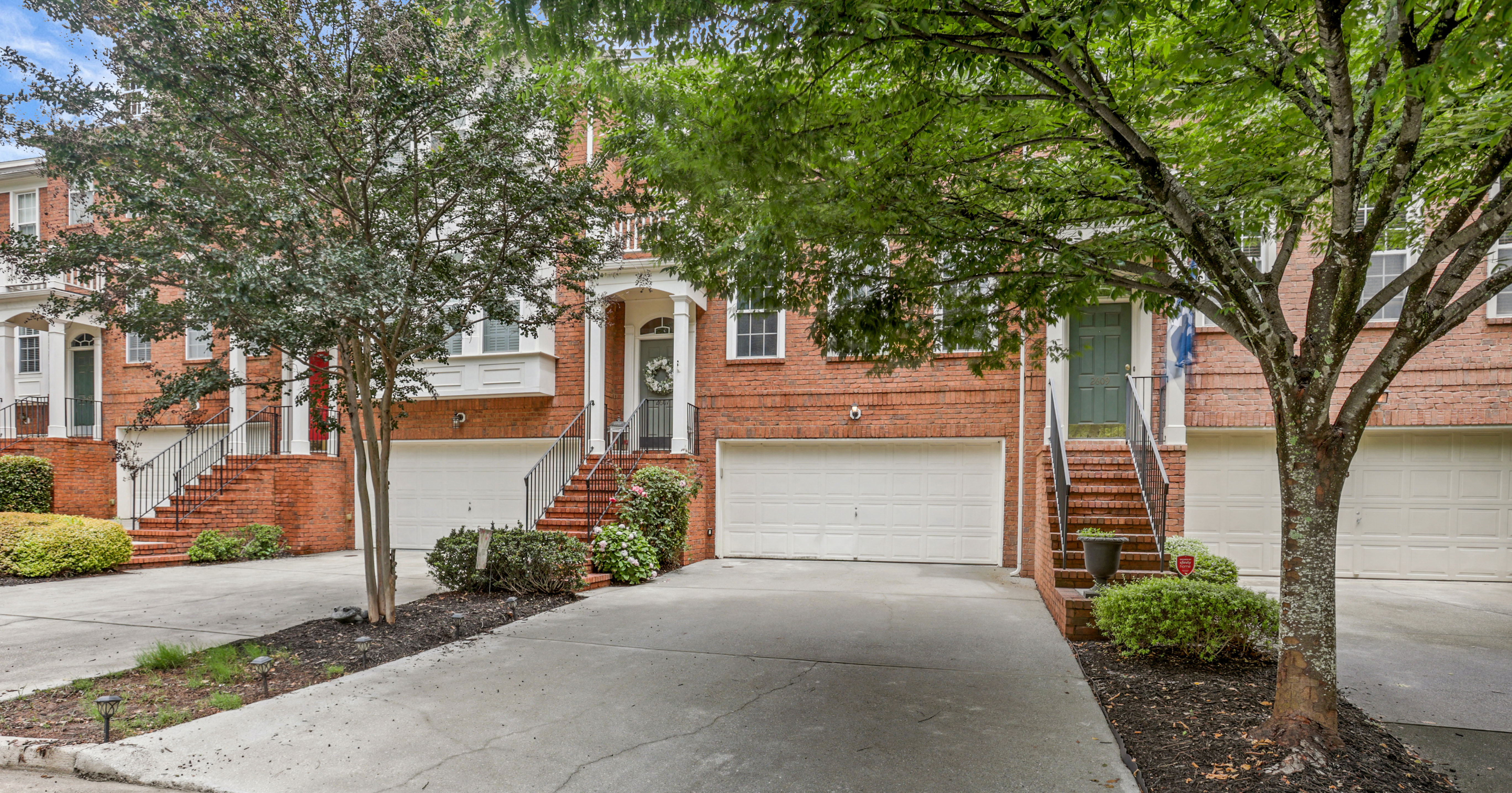  Charming Townhome in Desirable Area - 物件實景
