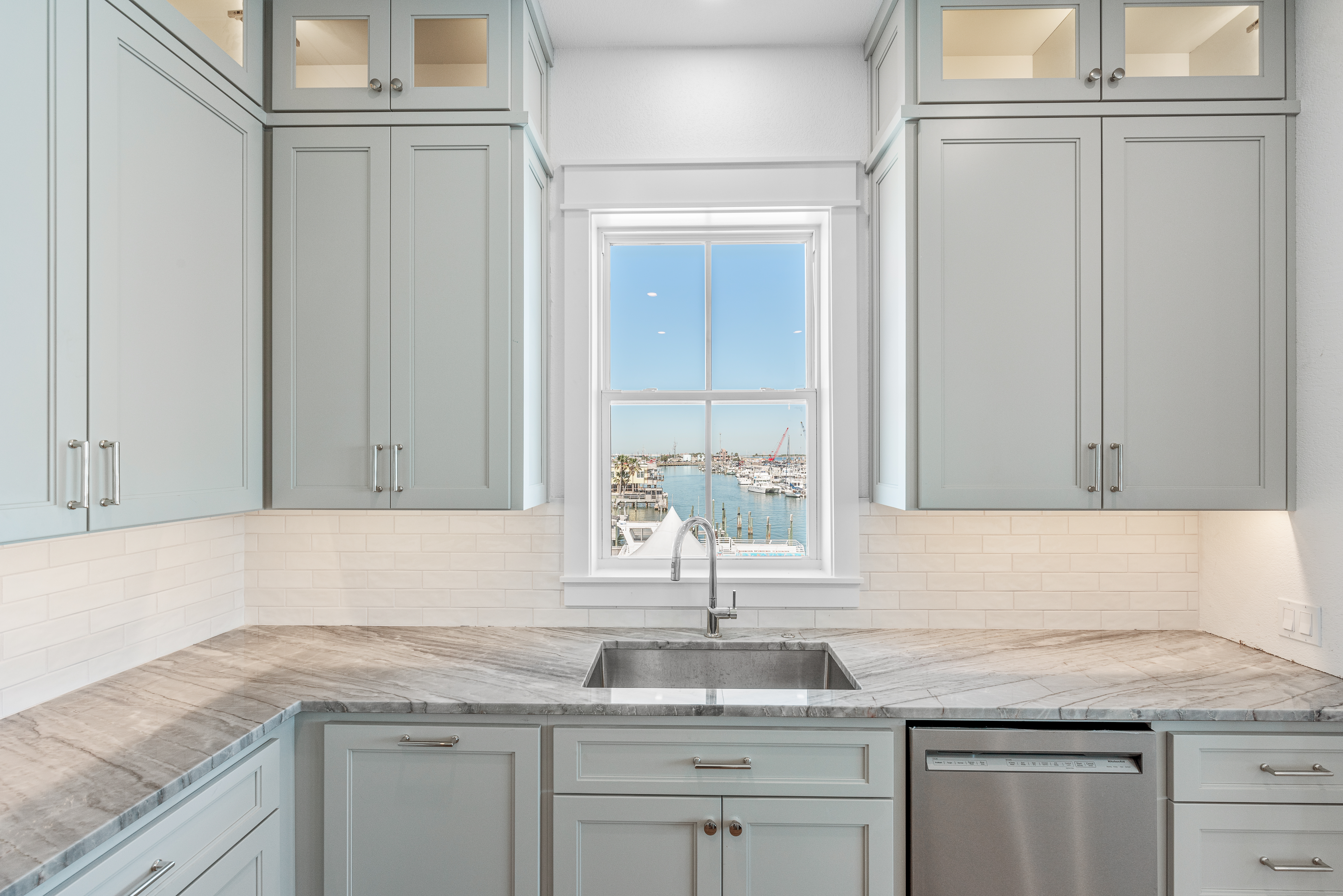  Coastal Luxury with Unmatched Water Views - 物件實景