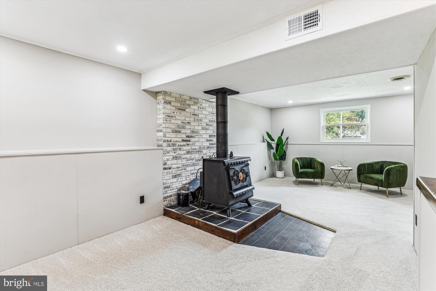Alexandria, Virginia, 22306, United States, 3 Bedrooms Bedrooms, ,3 BathroomsBathrooms,Residential,For Sale,1902462