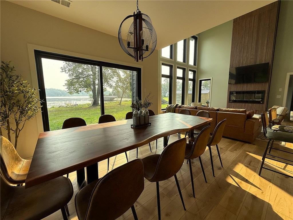 Alexandria, Minnesota, 56308, United States, 4 Bedrooms Bedrooms, ,2 BathroomsBathrooms,Residential,For Sale,2019044