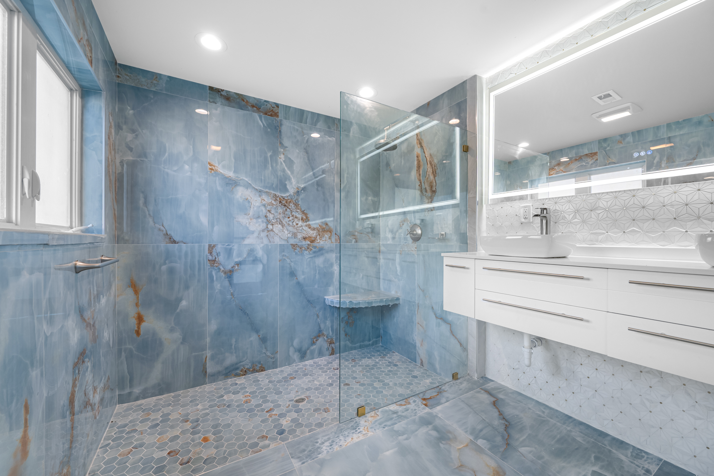 Treasure Island, Florida, 33706, United States, 3 Bedrooms Bedrooms, ,2 BathroomsBathrooms,Residential,For Sale,1990386