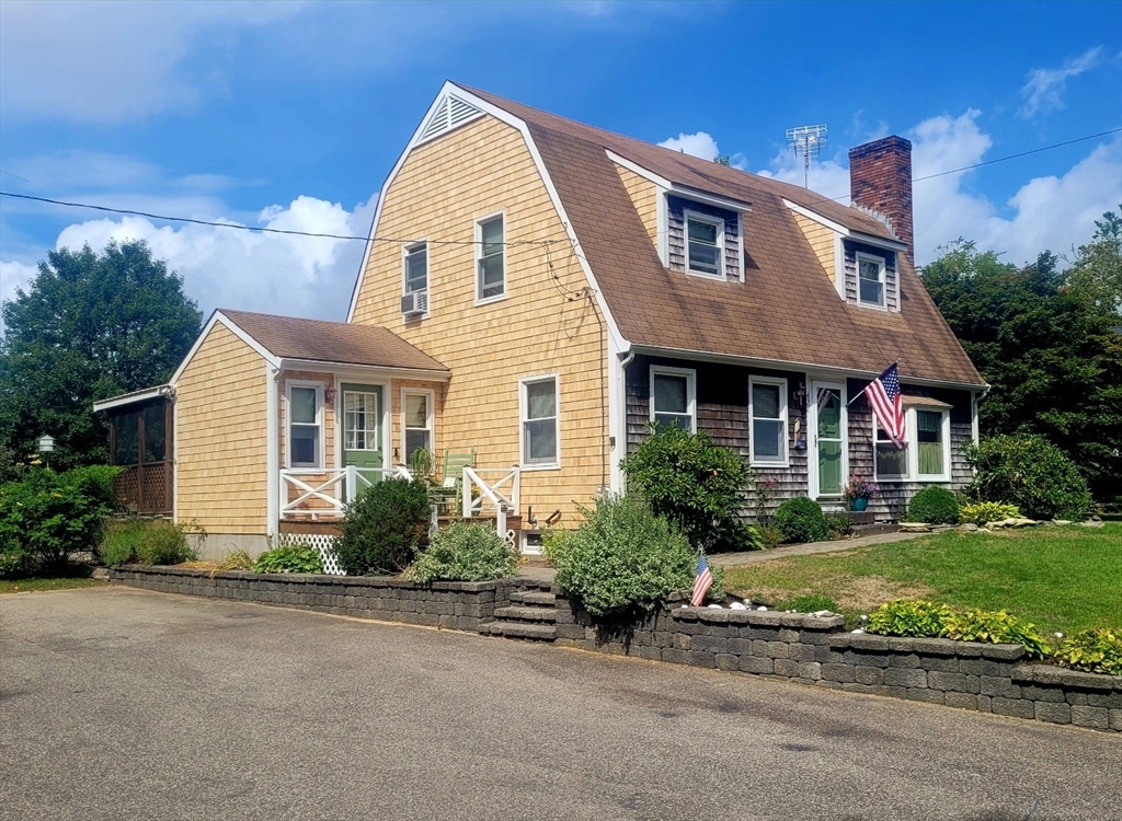 Rochester, Massachusetts, 02770, United States, 3 Bedrooms Bedrooms, ,2 BathroomsBathrooms,Residential,For Sale,1902514