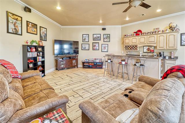 Eufaula, Oklahoma, 74432, United States, 3 Bedrooms Bedrooms, ,4 BathroomsBathrooms,Residential,For Sale,1976546