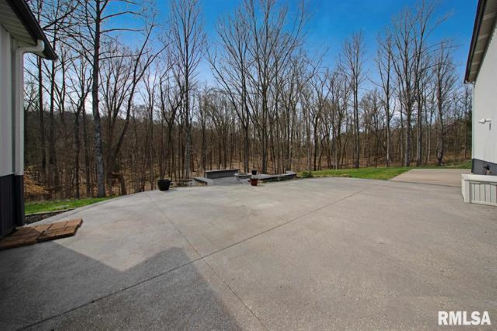 Cobden, Illinois, 62920, United States, 2 Bedrooms Bedrooms, ,2 BathroomsBathrooms,Residential,For Sale,2009270