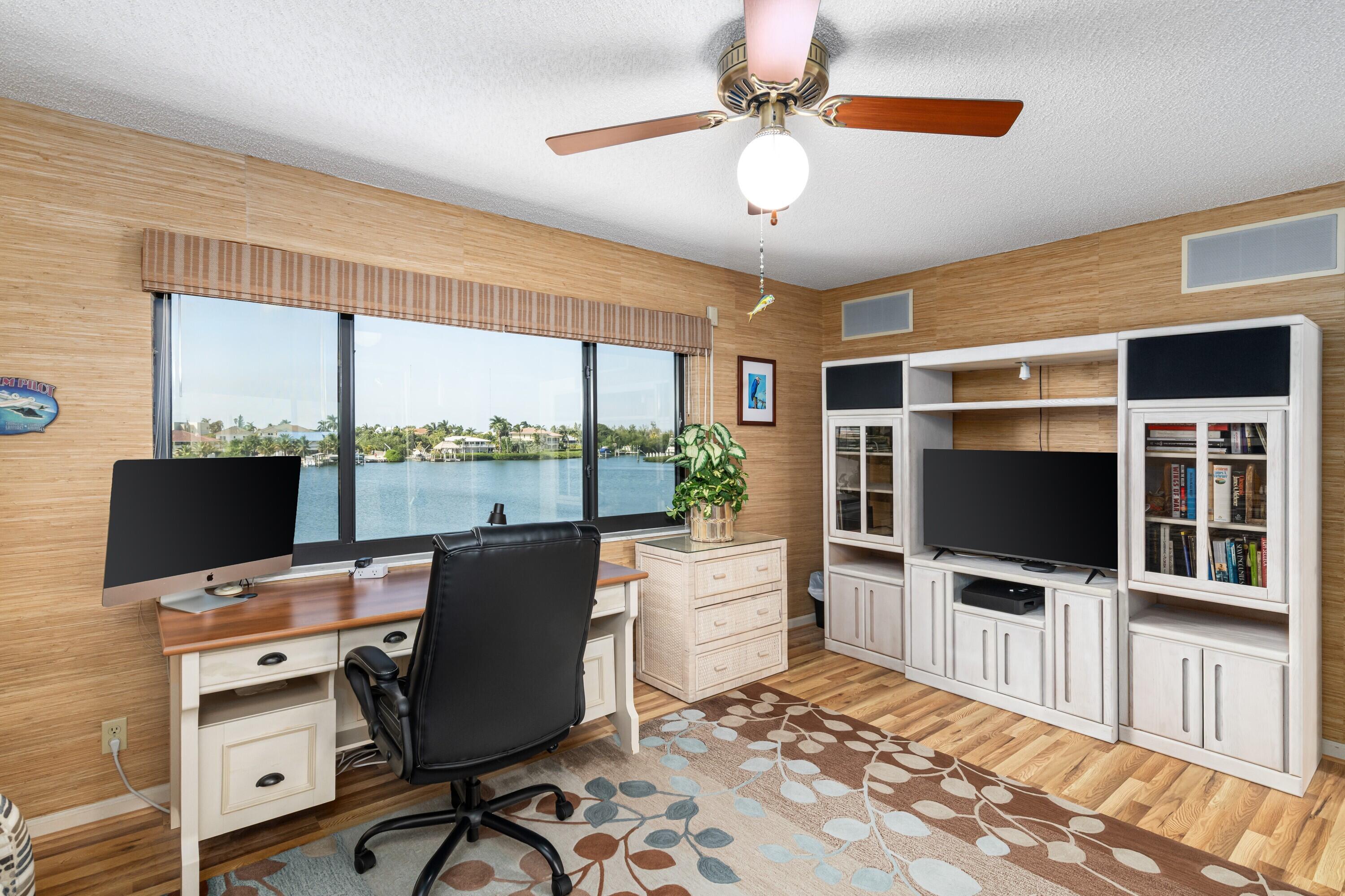 MARATHON, Florida, 33050, United States, 3 Bedrooms Bedrooms, ,2 BathroomsBathrooms,Residential,For Sale,2001809