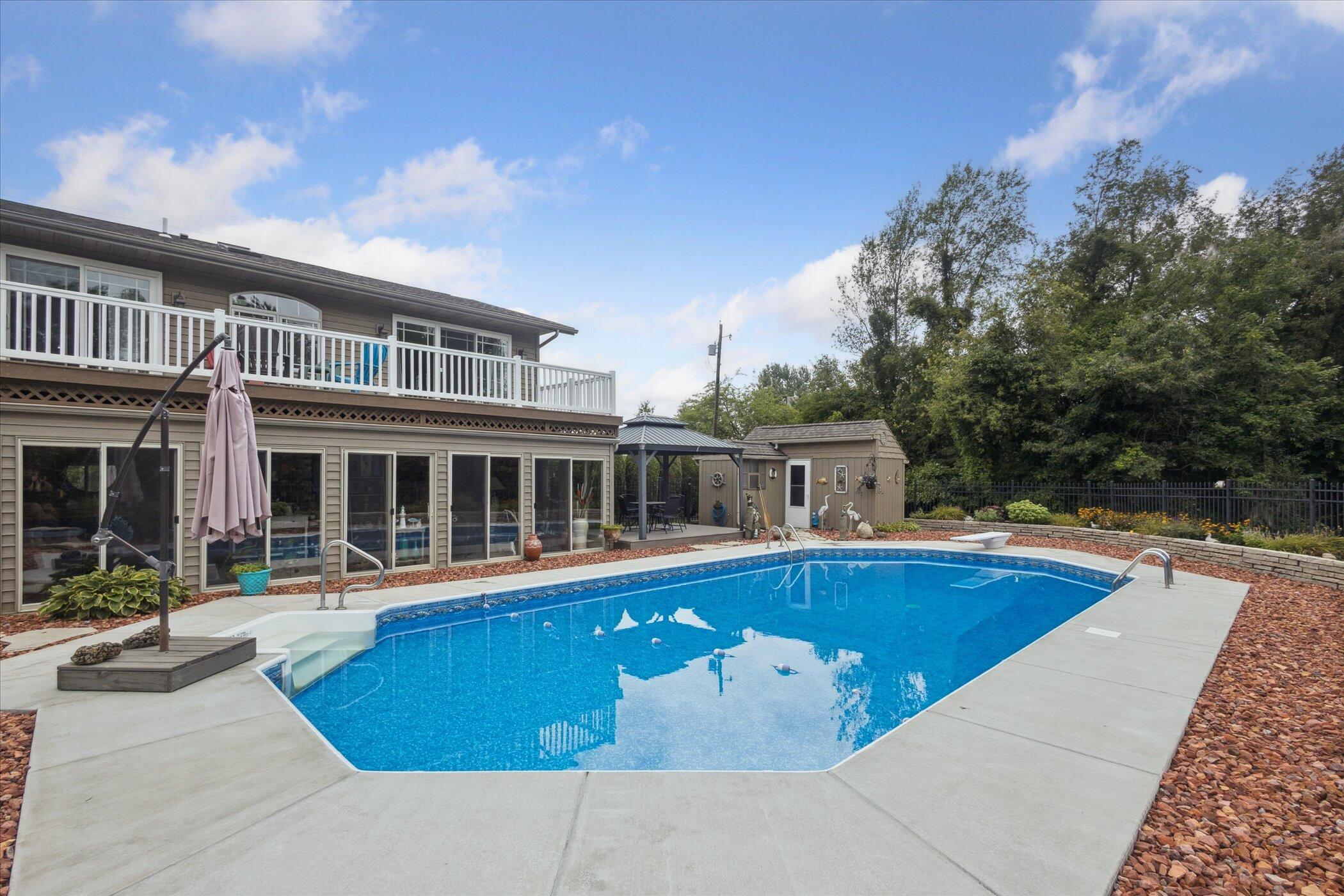 New Carlisle, Indiana, 46552, United States, 4 Bedrooms Bedrooms, ,2 BathroomsBathrooms,Residential,For Sale,1924883