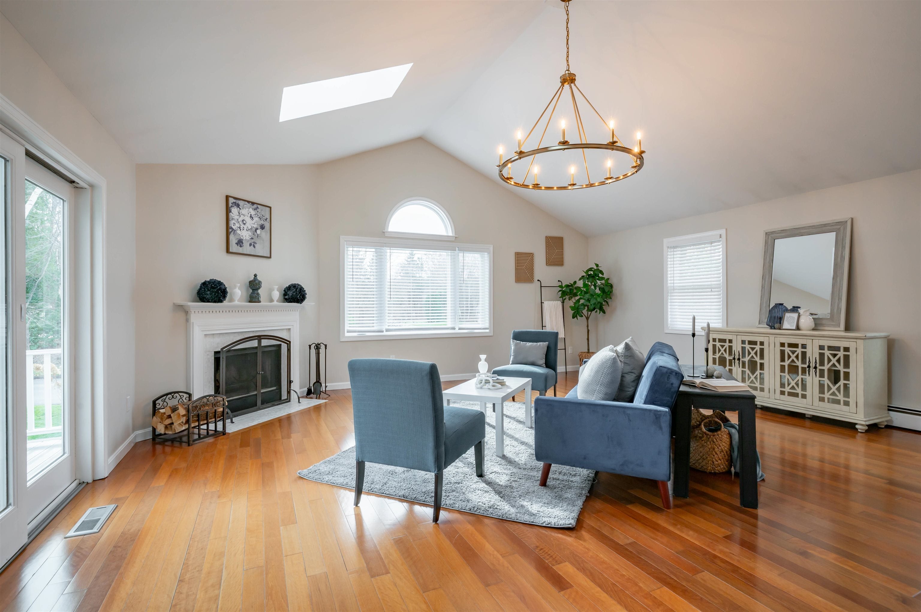 Hooksett, New Hampshire, 03106, United States, 3 Bedrooms Bedrooms, ,1 BathroomBathrooms,Residential,For Sale,2002155