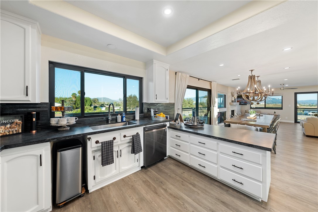 Temecula, California, 92592, United States, 3 Bedrooms Bedrooms, ,3 BathroomsBathrooms,Residential,For Sale,2013729