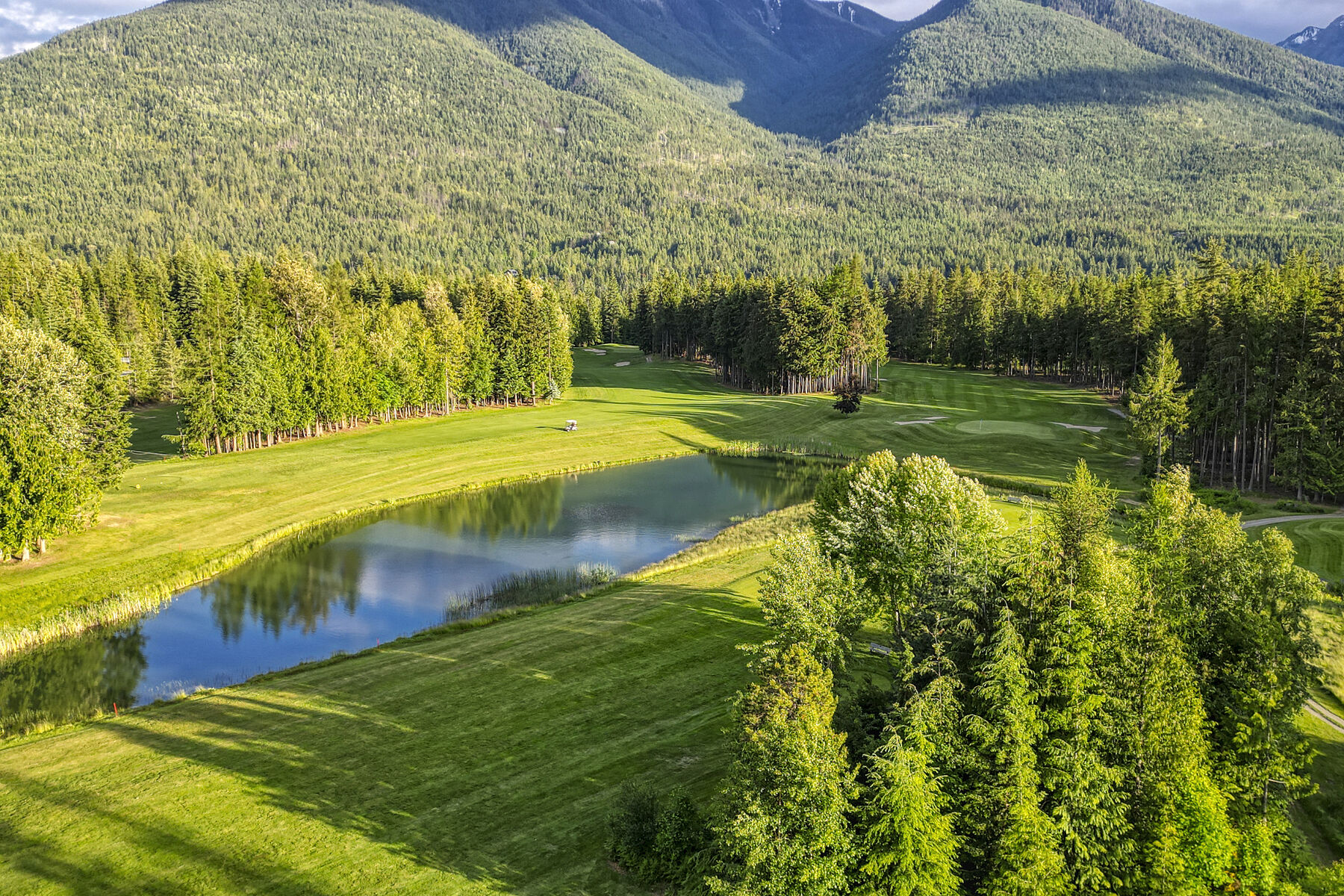  Kootenay Private Waterfront - 物件實景